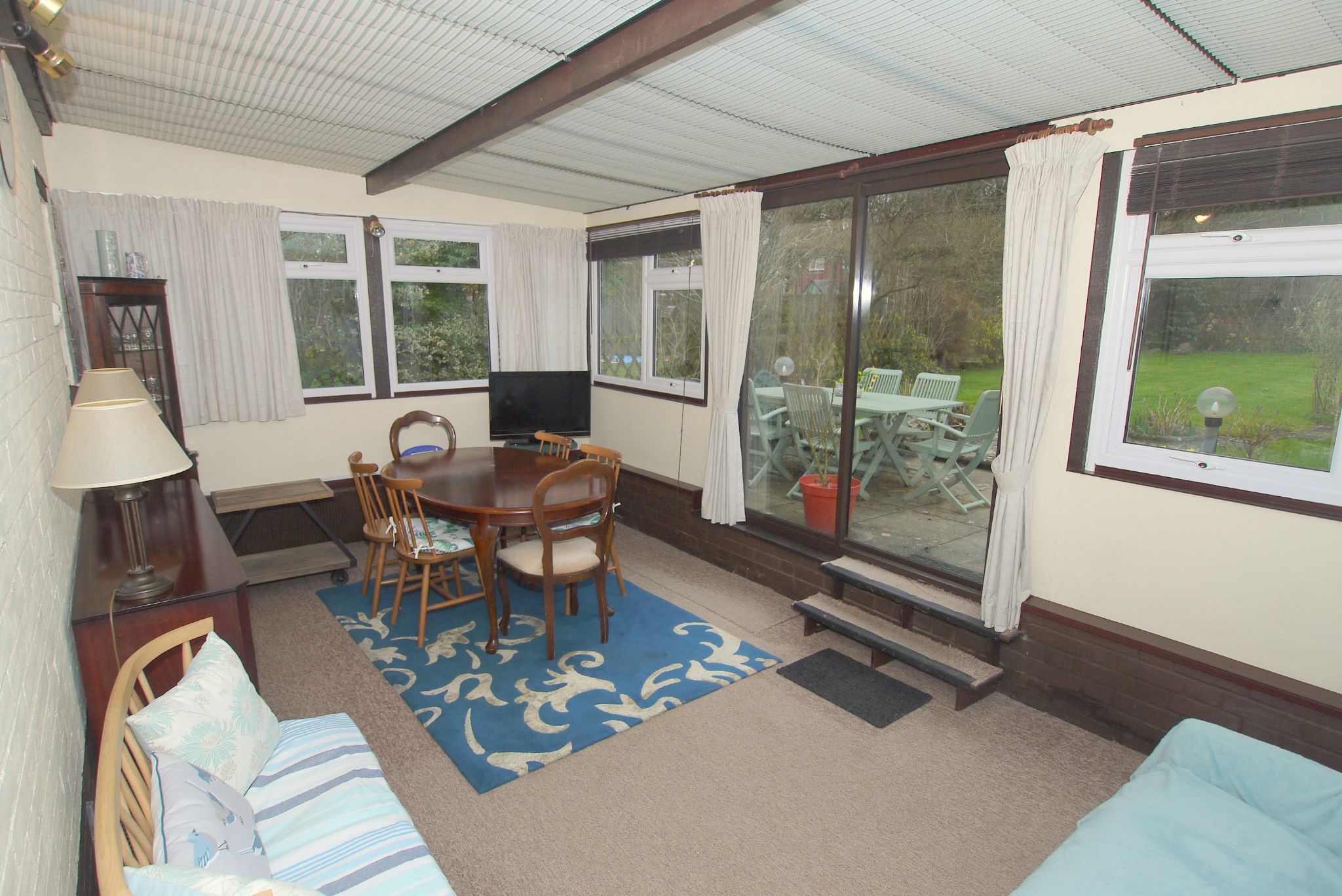 3 bedroom semi-detached house Sold in Tonbridge - Photograph 2