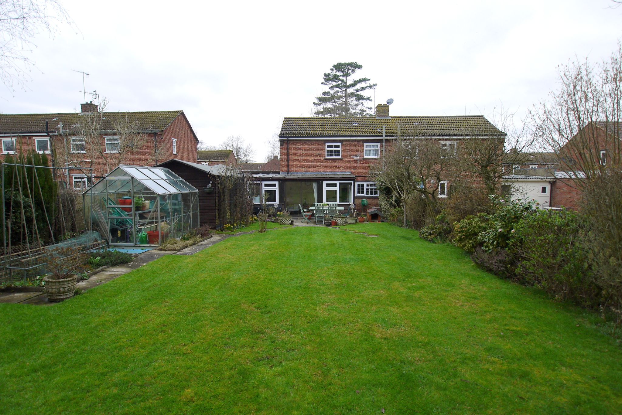 3 bedroom semi-detached house Sold in Tonbridge - Photograph 10