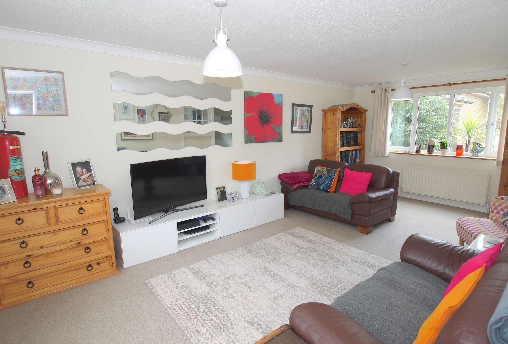 4 bedroom detached house Sold in Sevenoaks - Photograph 3