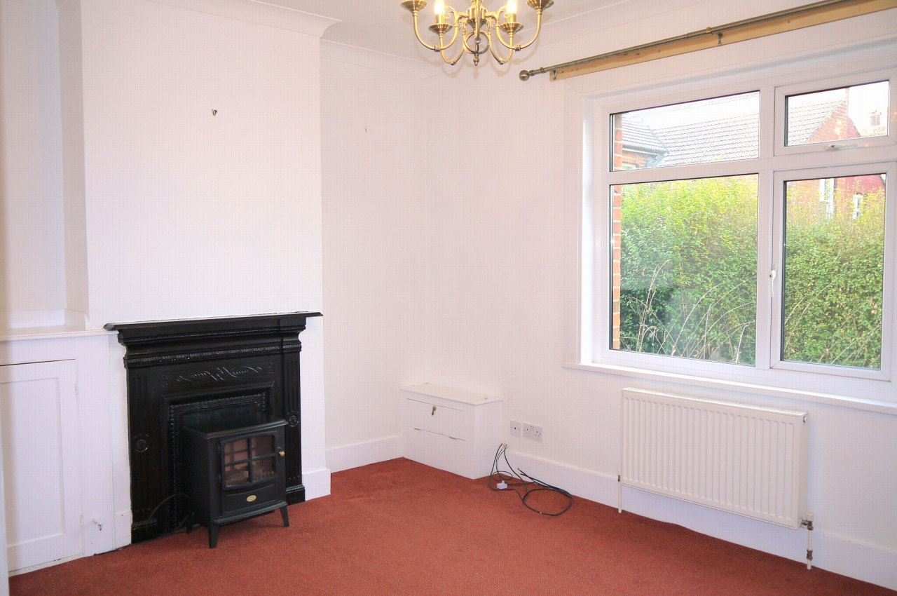 3 bedroom end terraced house Sold in Sevenoaks - Photograph 2