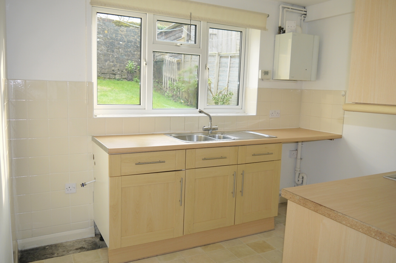 3 bedroom end terraced house Sold in Sevenoaks - Photograph 4