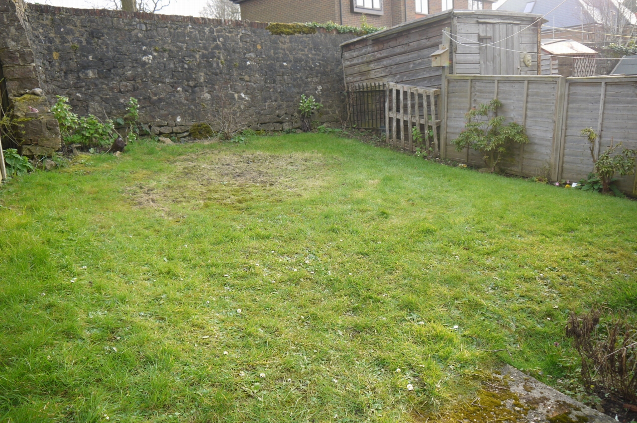 3 bedroom end terraced house Sold in Sevenoaks - Photograph 10