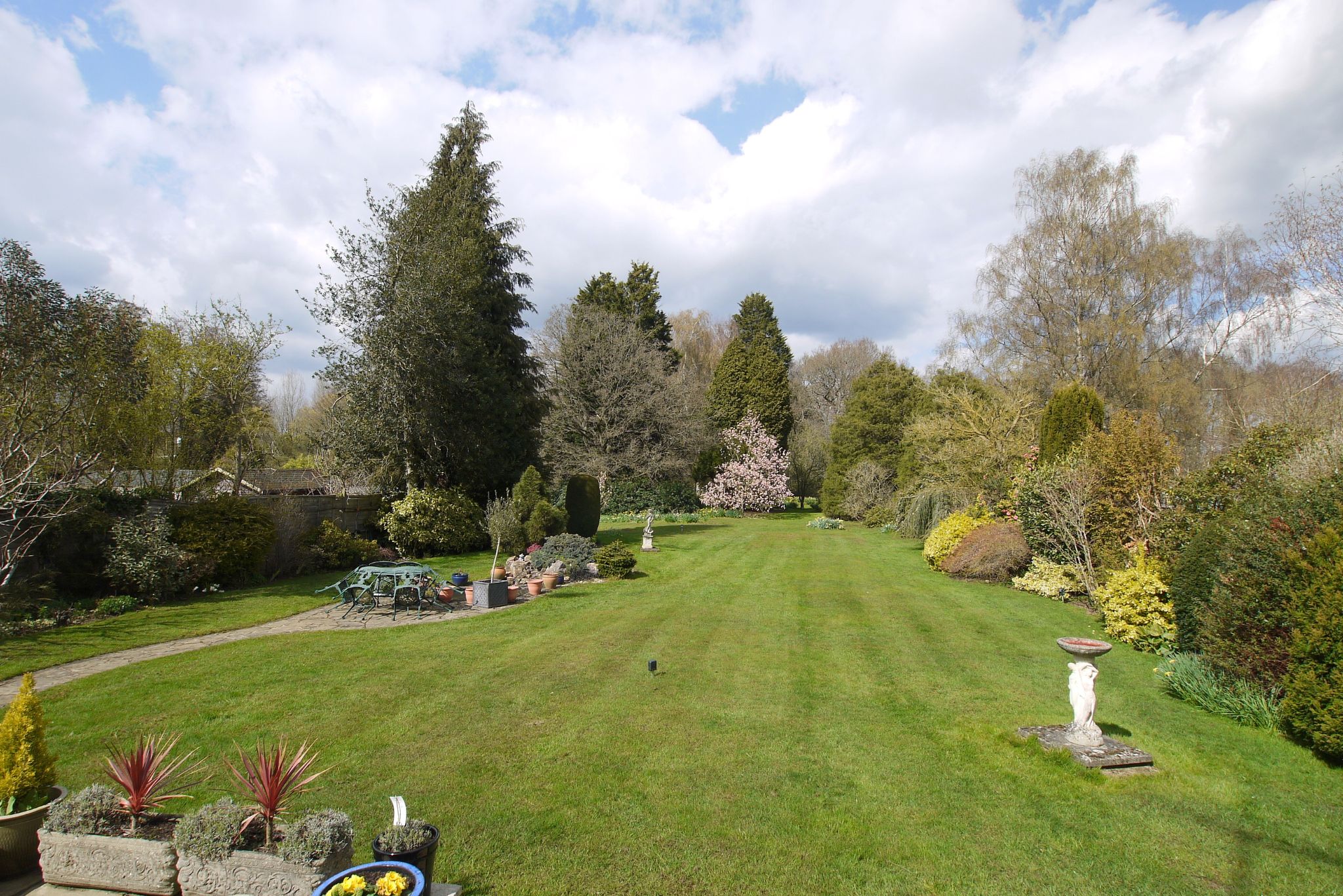 4 bedroom detached house Sold in Sevenoaks - Photograph 11