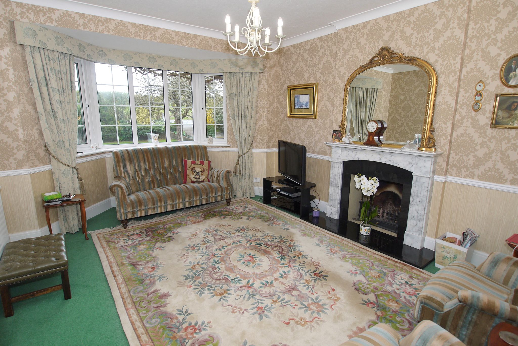 4 bedroom detached house Sold in Sevenoaks - Photograph 4