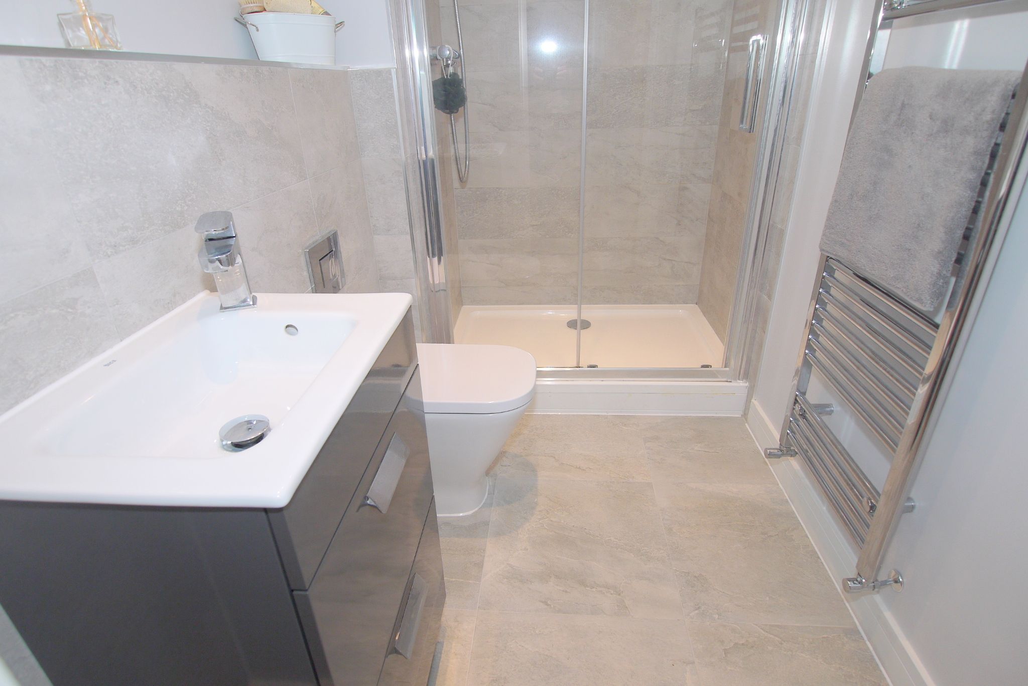 2 bedroom apartment Sold in Sevenoaks - Photograph 8