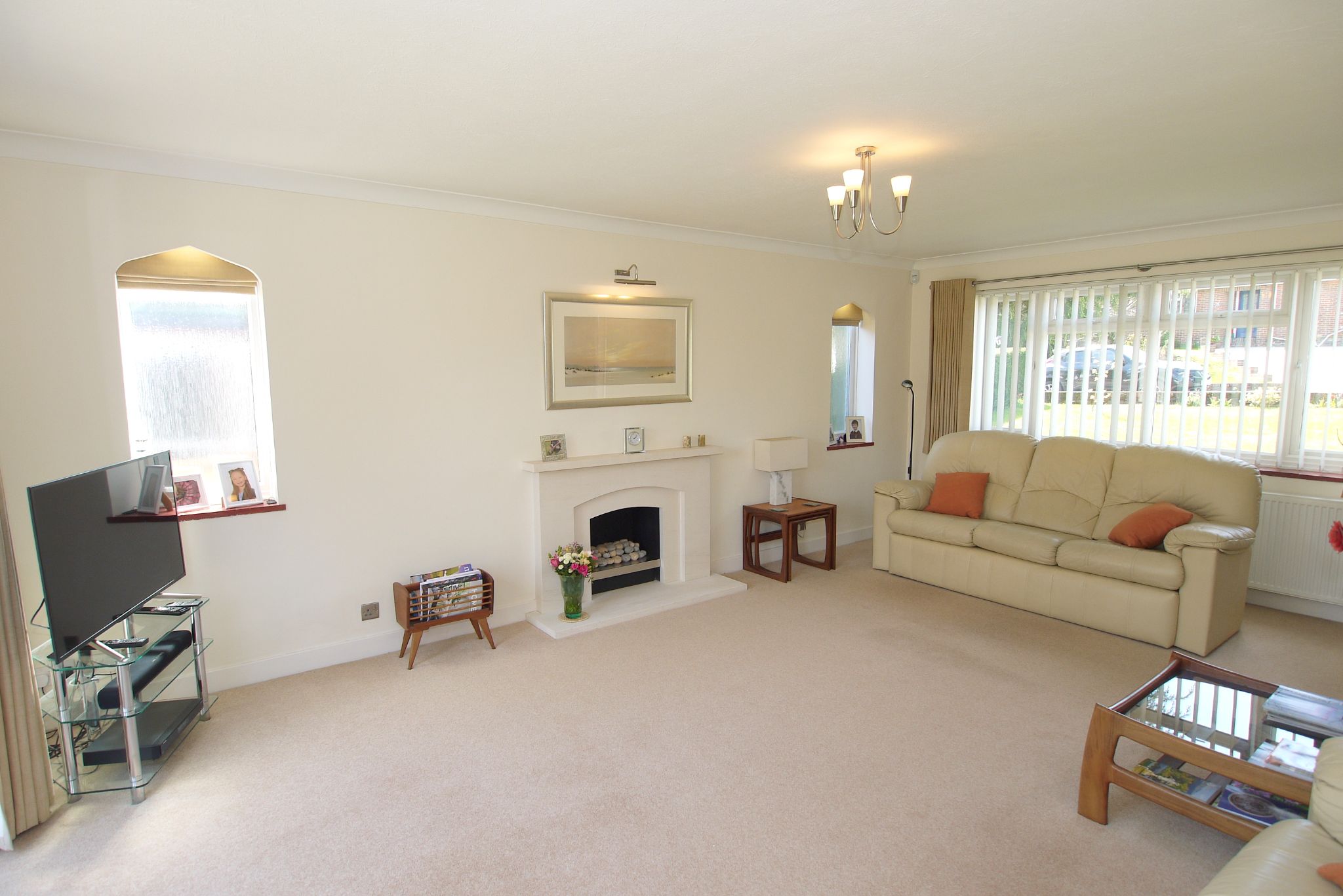4 bedroom detached house Sold in Sevenoaks - Photograph 2