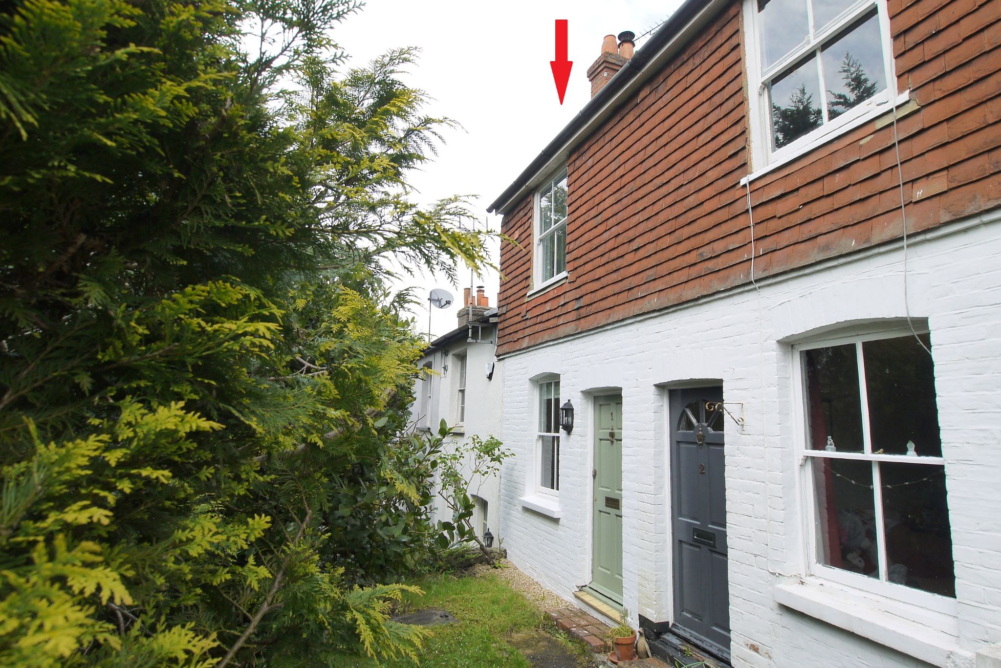 2 bedroom mid terraced house Sold in Sevenoaks - Photograph 1