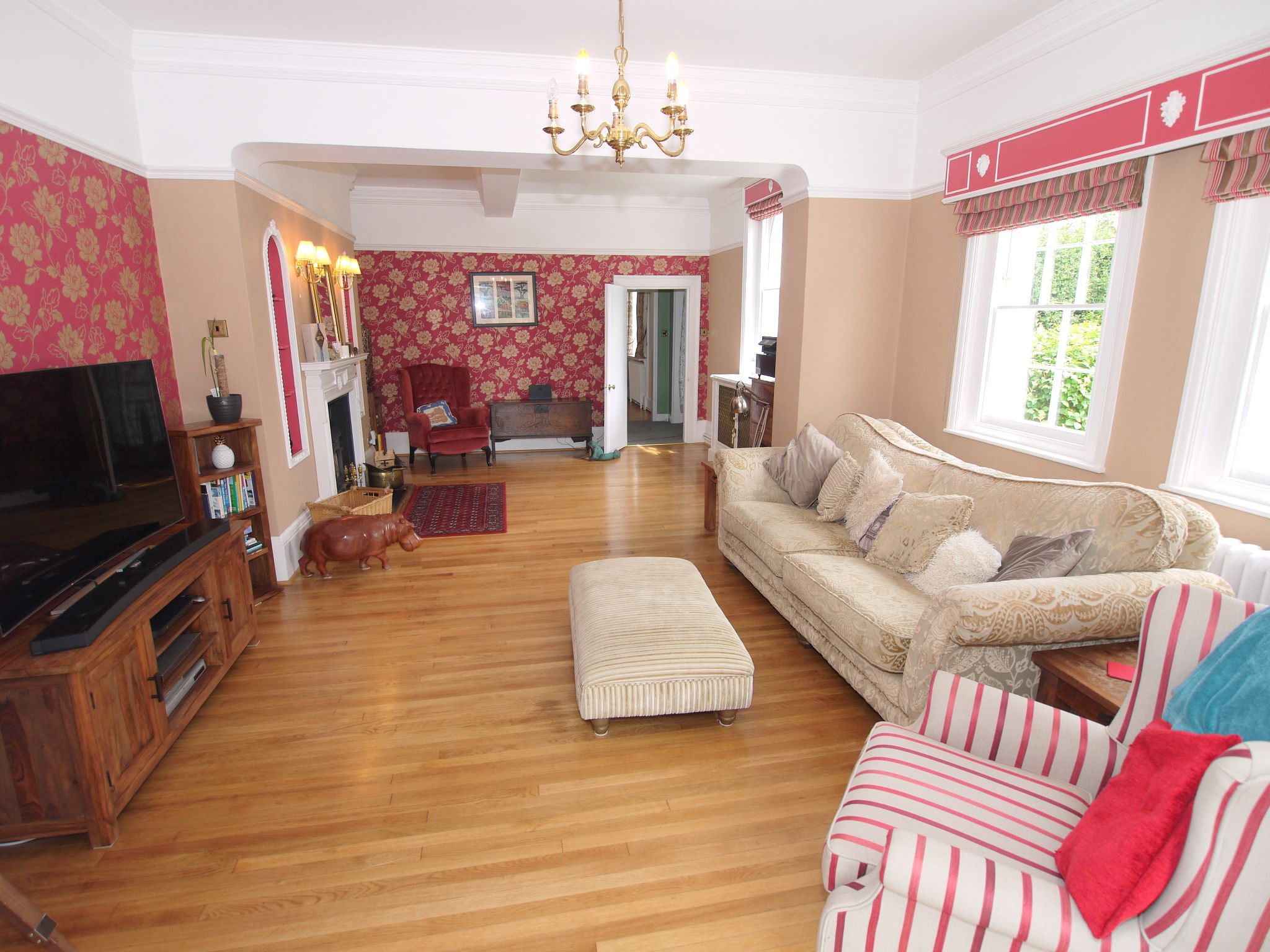 4 bedroom detached house Sold in Sevenoaks - Photograph 4