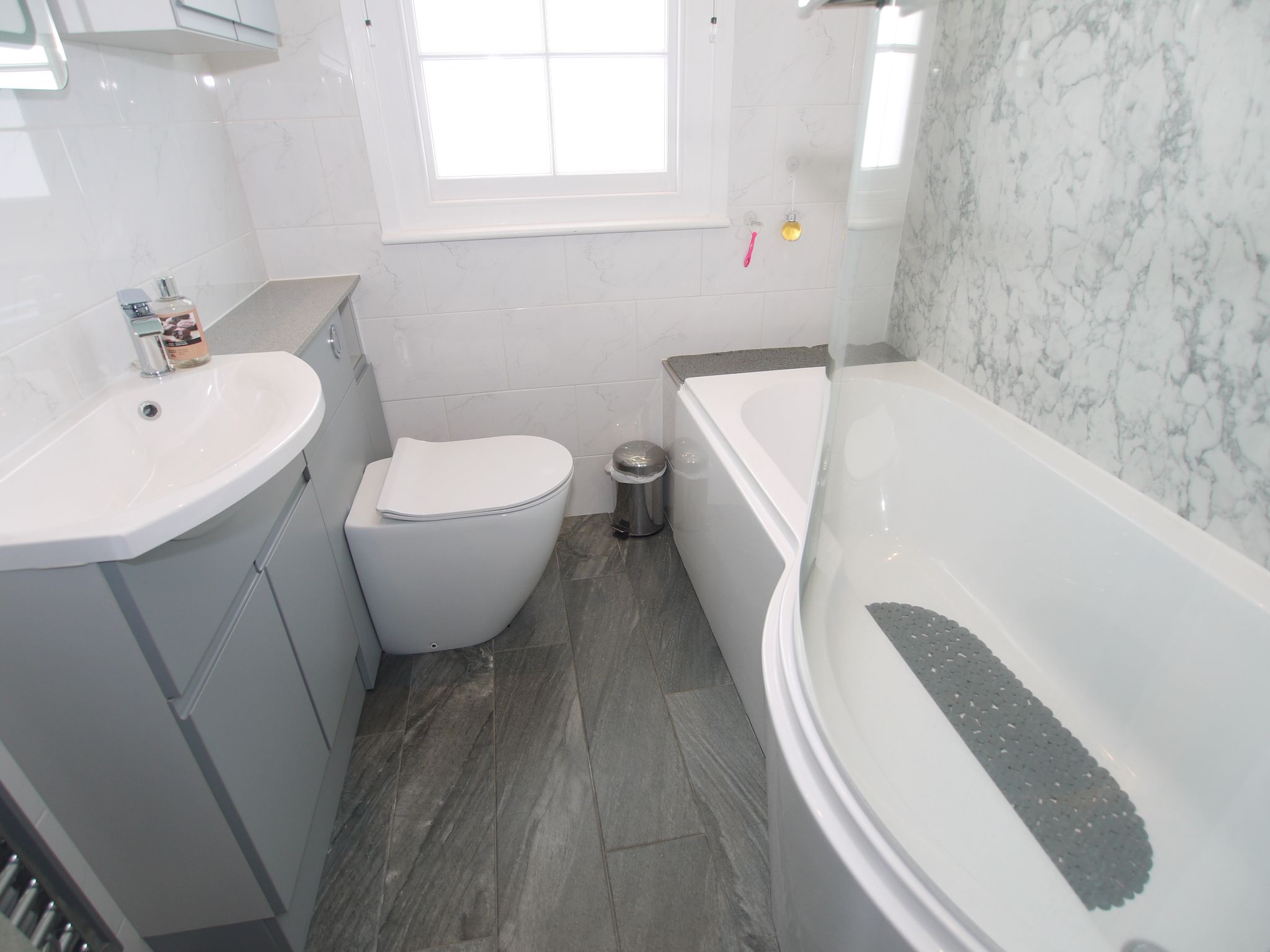 4 bedroom detached house Sold in Sevenoaks - Photograph 6