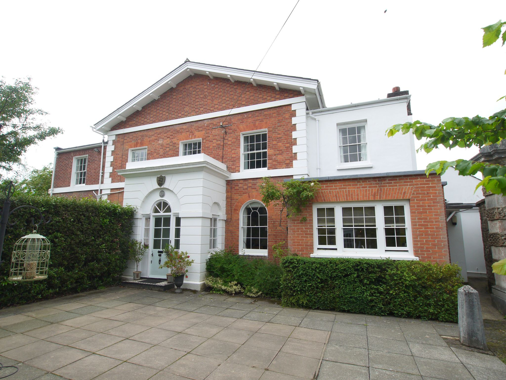 4 bedroom detached house Sold in Sevenoaks - Photograph 1