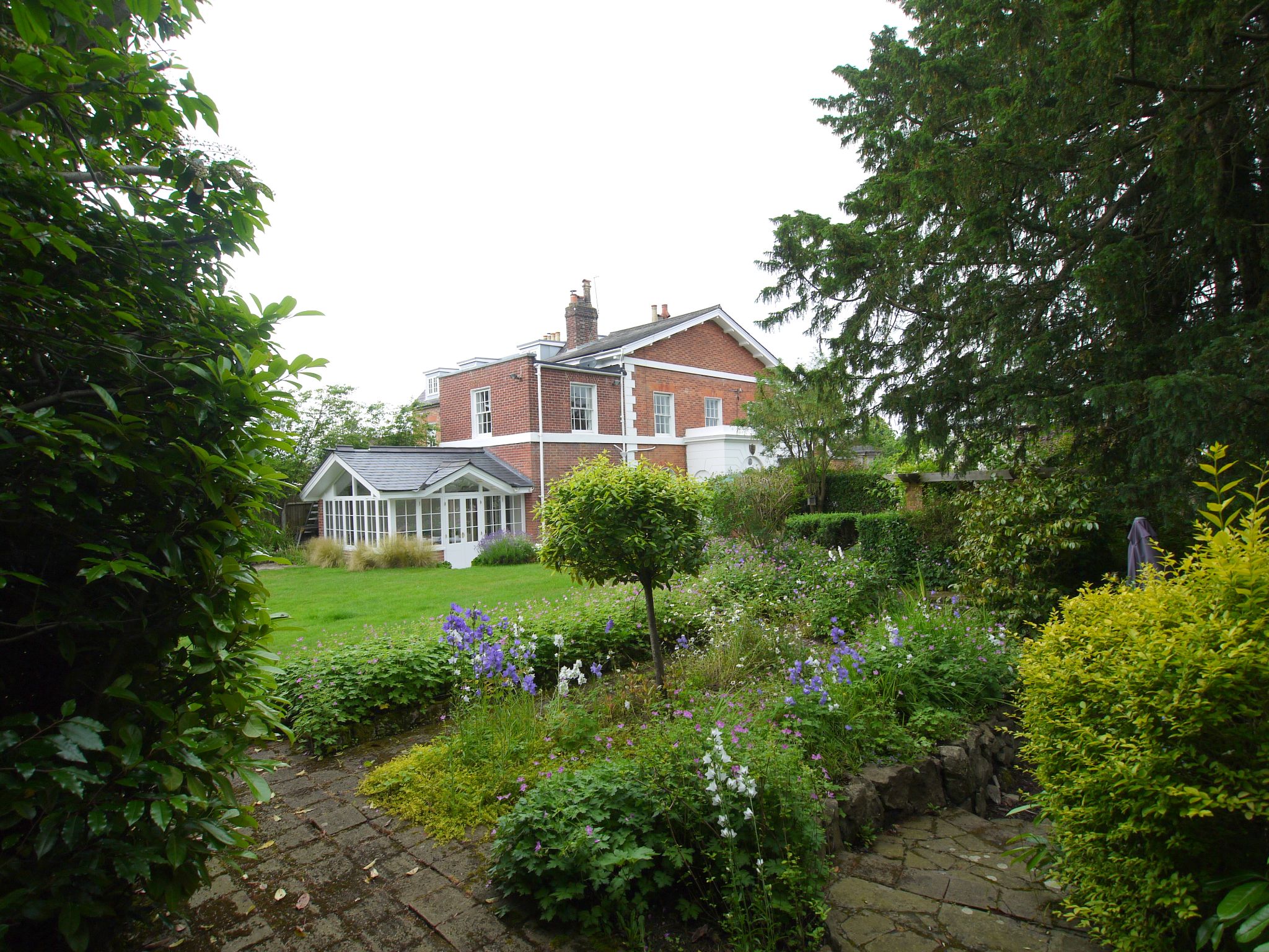 4 bedroom detached house Sold in Sevenoaks - Photograph 21