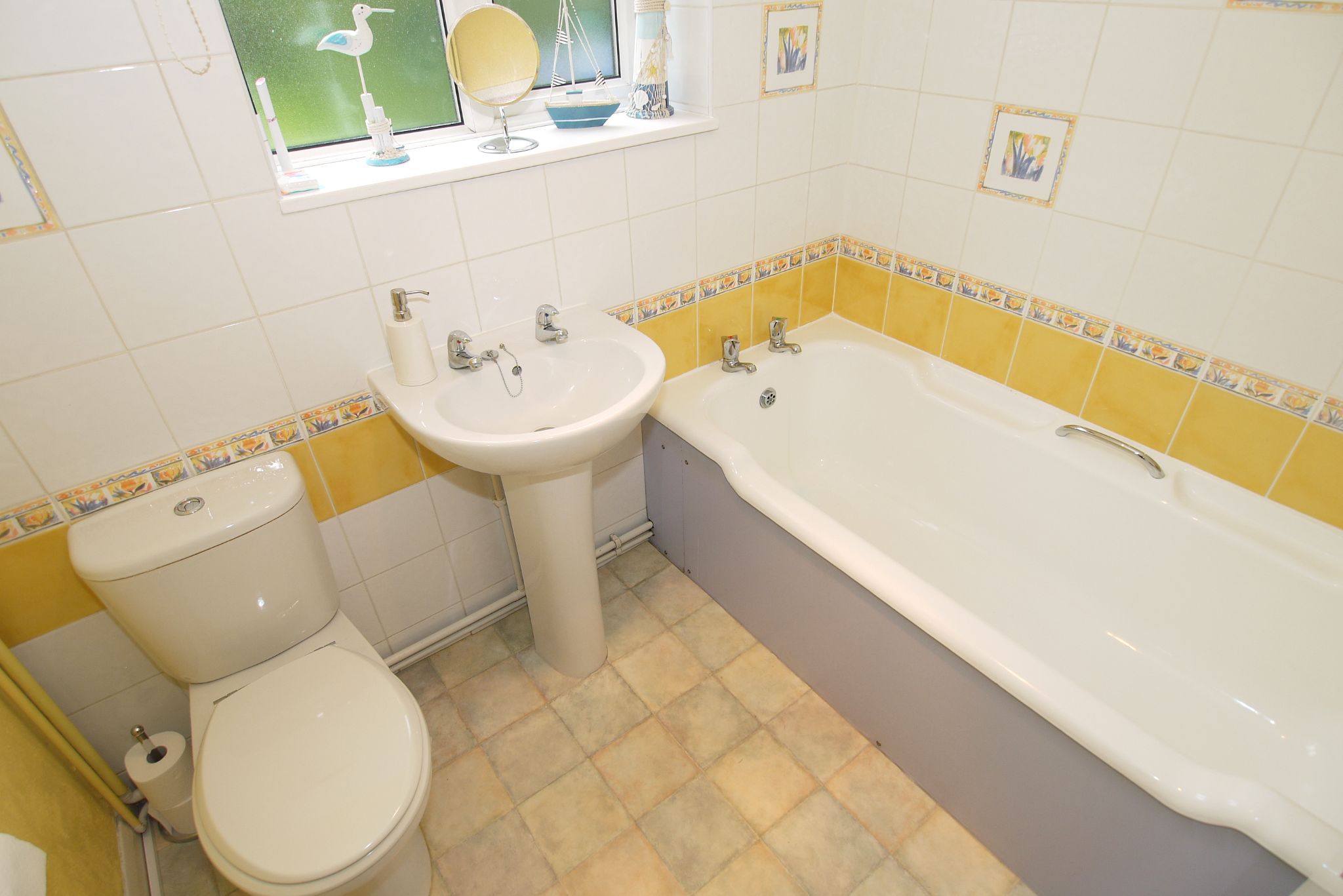 5 bedroom detached house Sold in Sevenoaks - Photograph 5