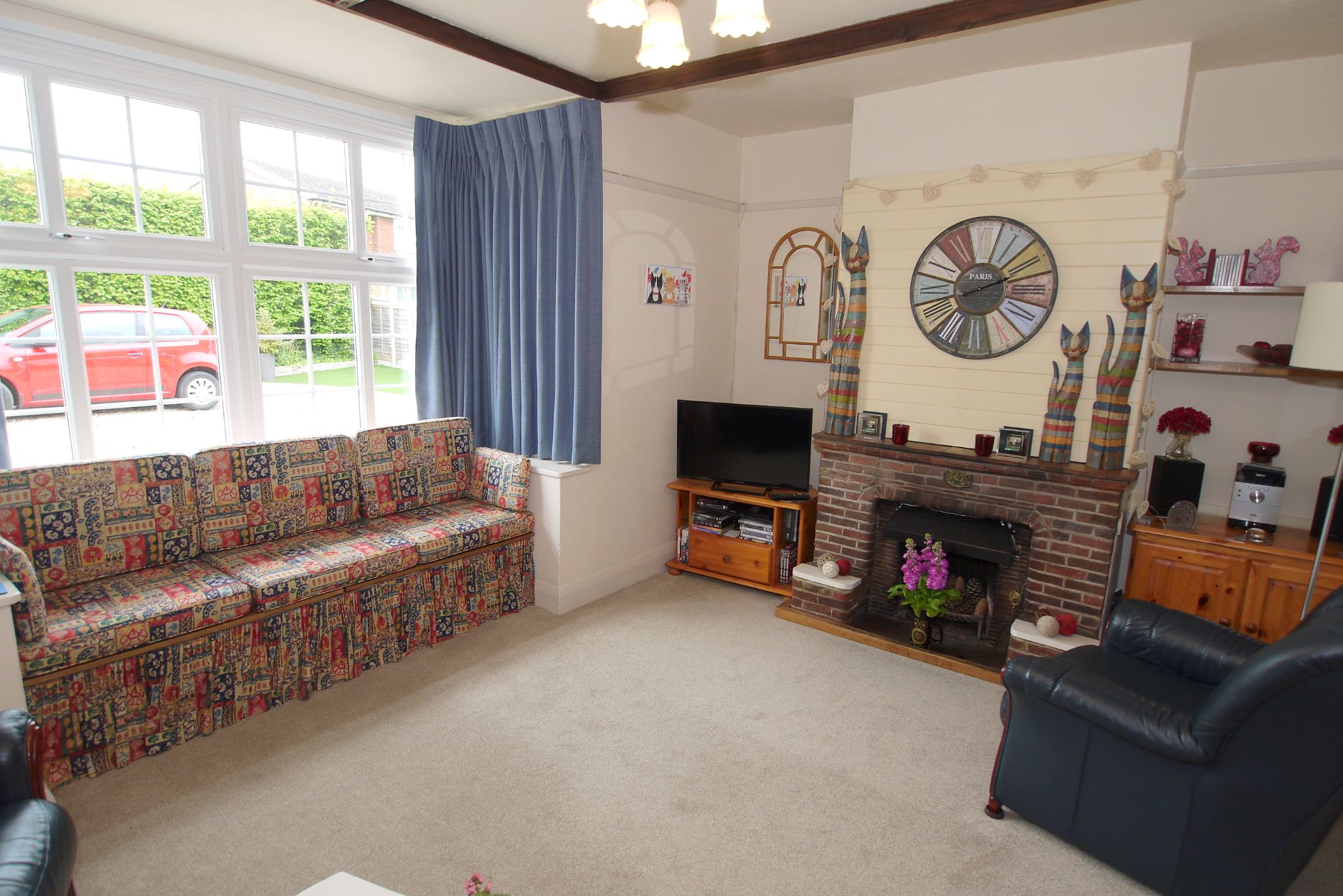 5 bedroom detached house Sold in Sevenoaks - Photograph 2