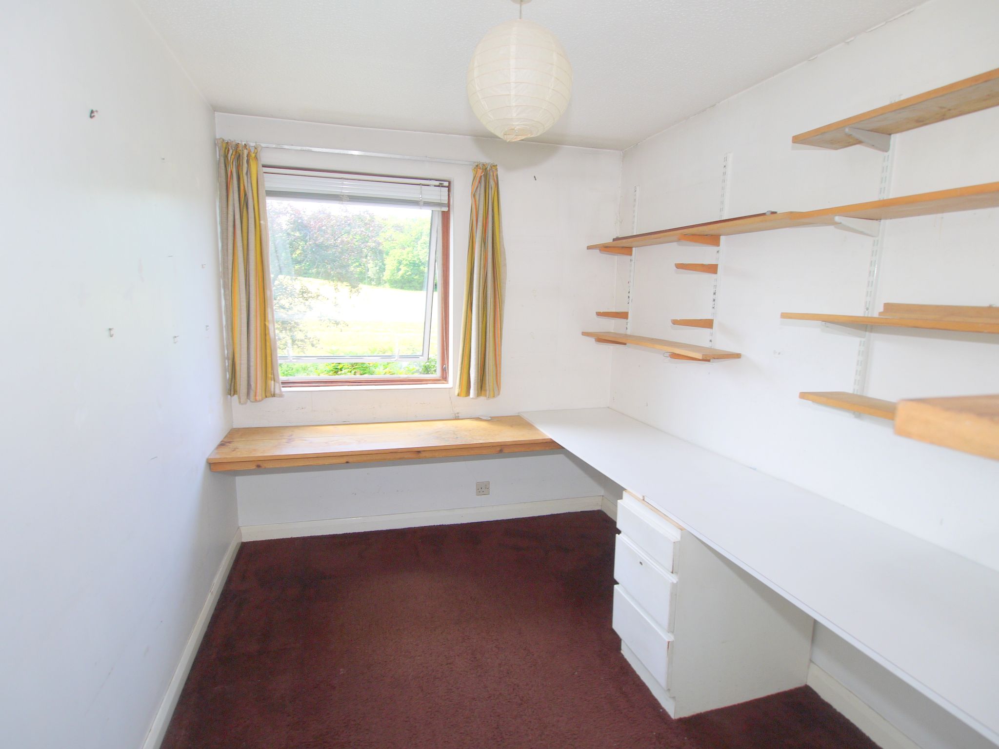 3 bedroom mid terraced house Sold in Sevenoaks - Photograph 8