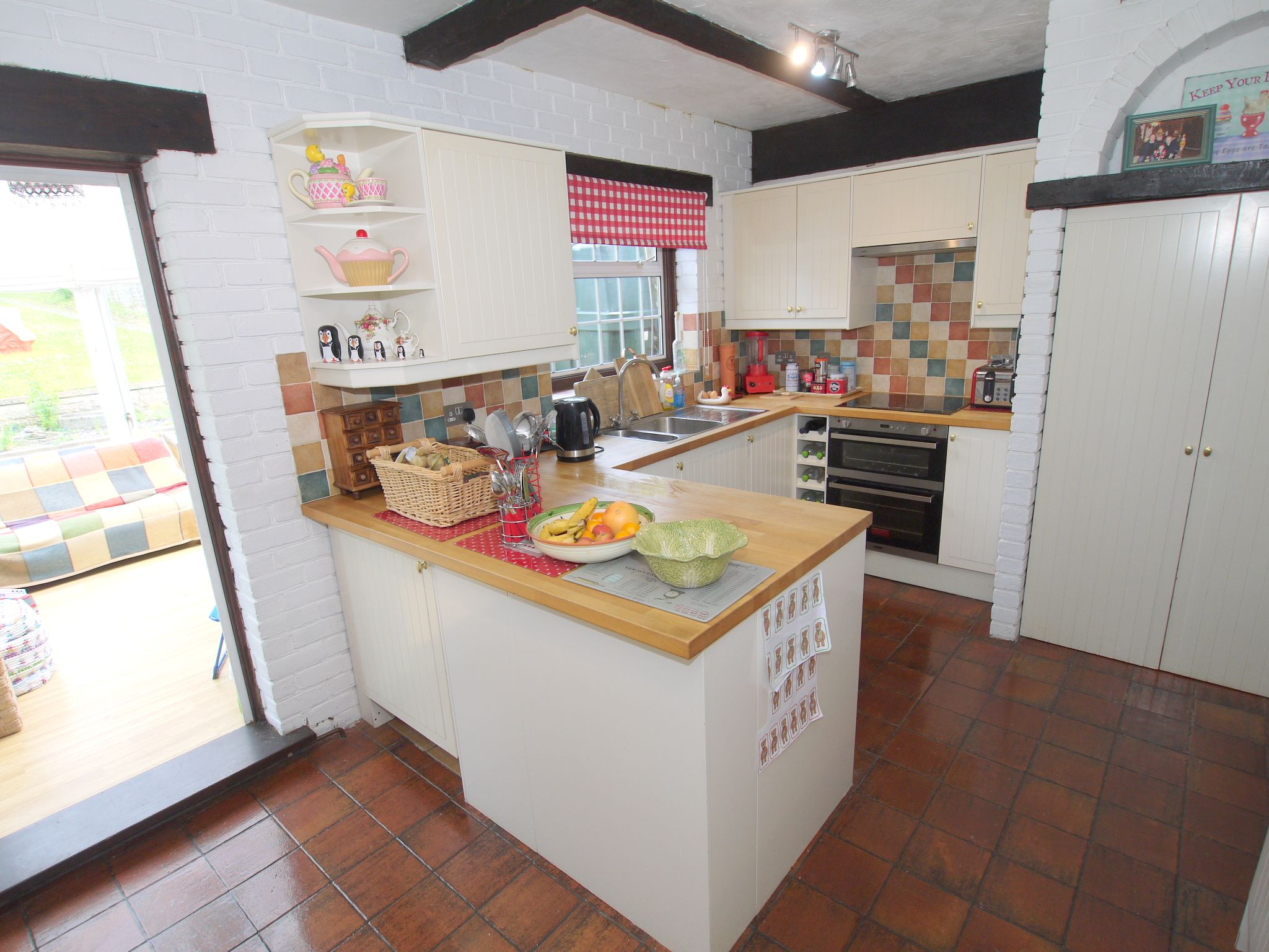 3 bedroom semi-detached house Sold in Sevenoaks - Photograph 13