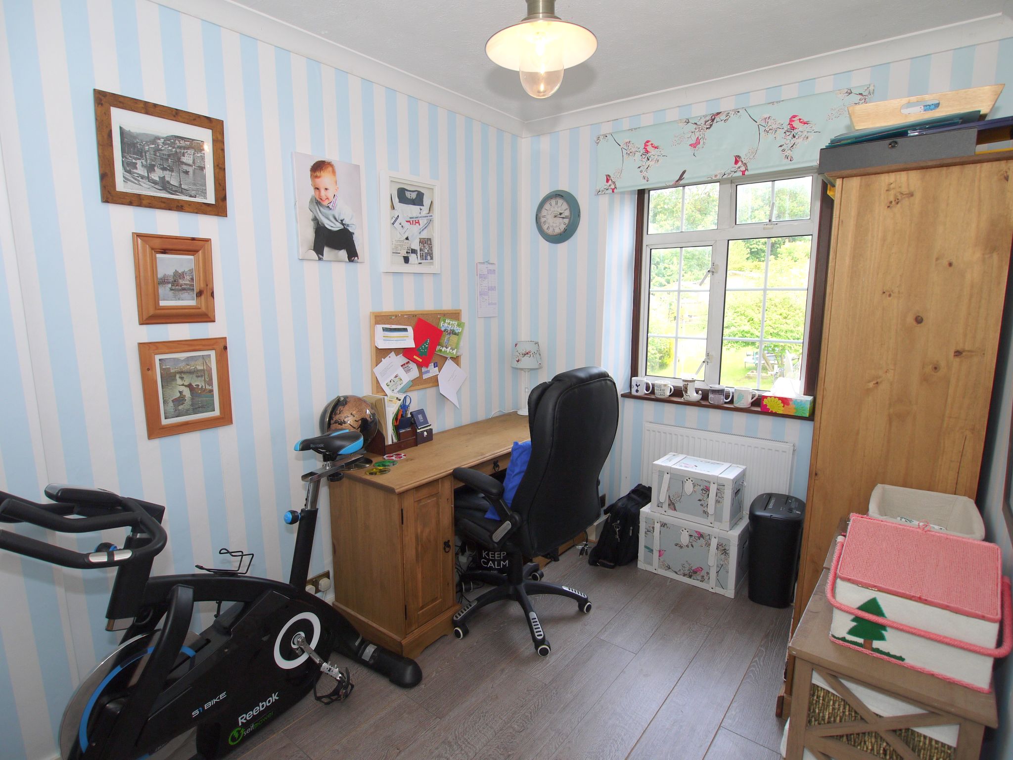 3 bedroom semi-detached house Sold in Sevenoaks - Photograph 5