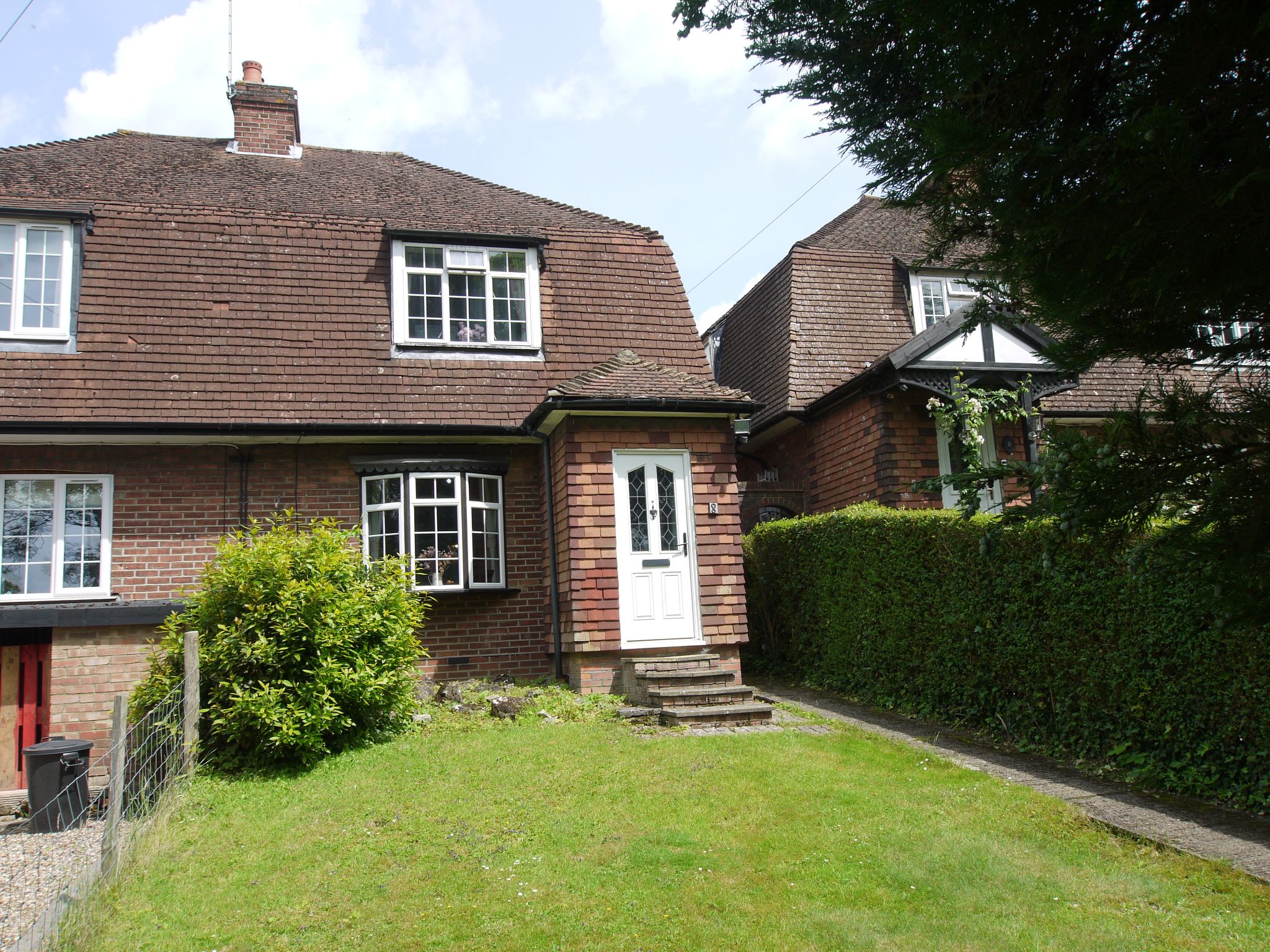 3 bedroom semi-detached house Sold in Sevenoaks - Photograph 1