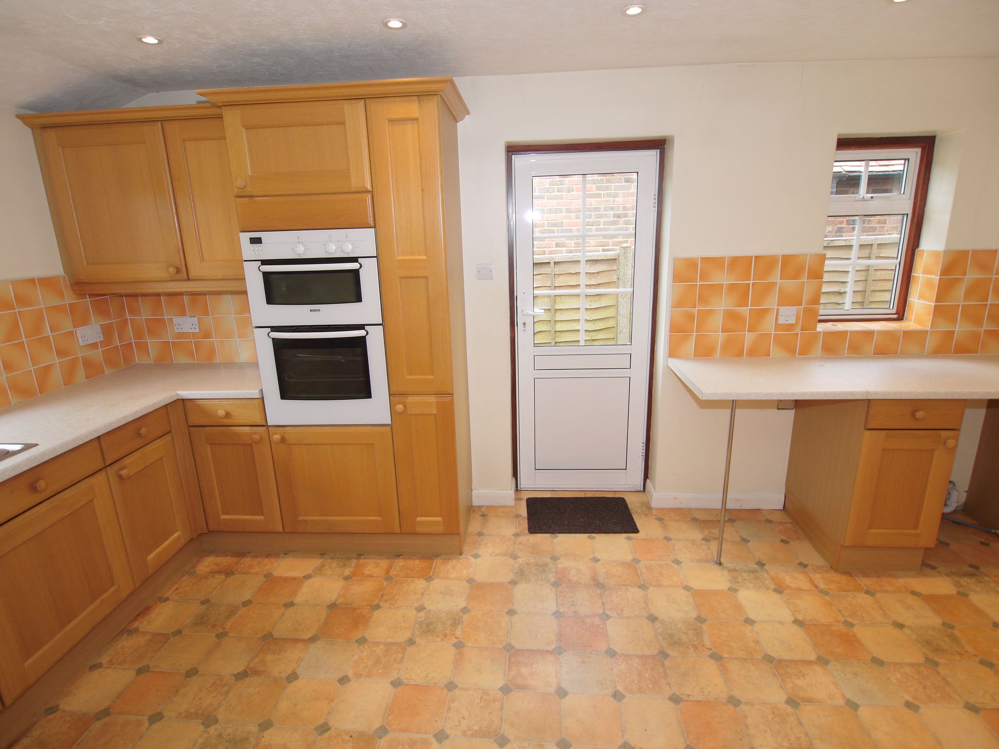3 bedroom detached house Sold in Sevenoaks - Photograph 7