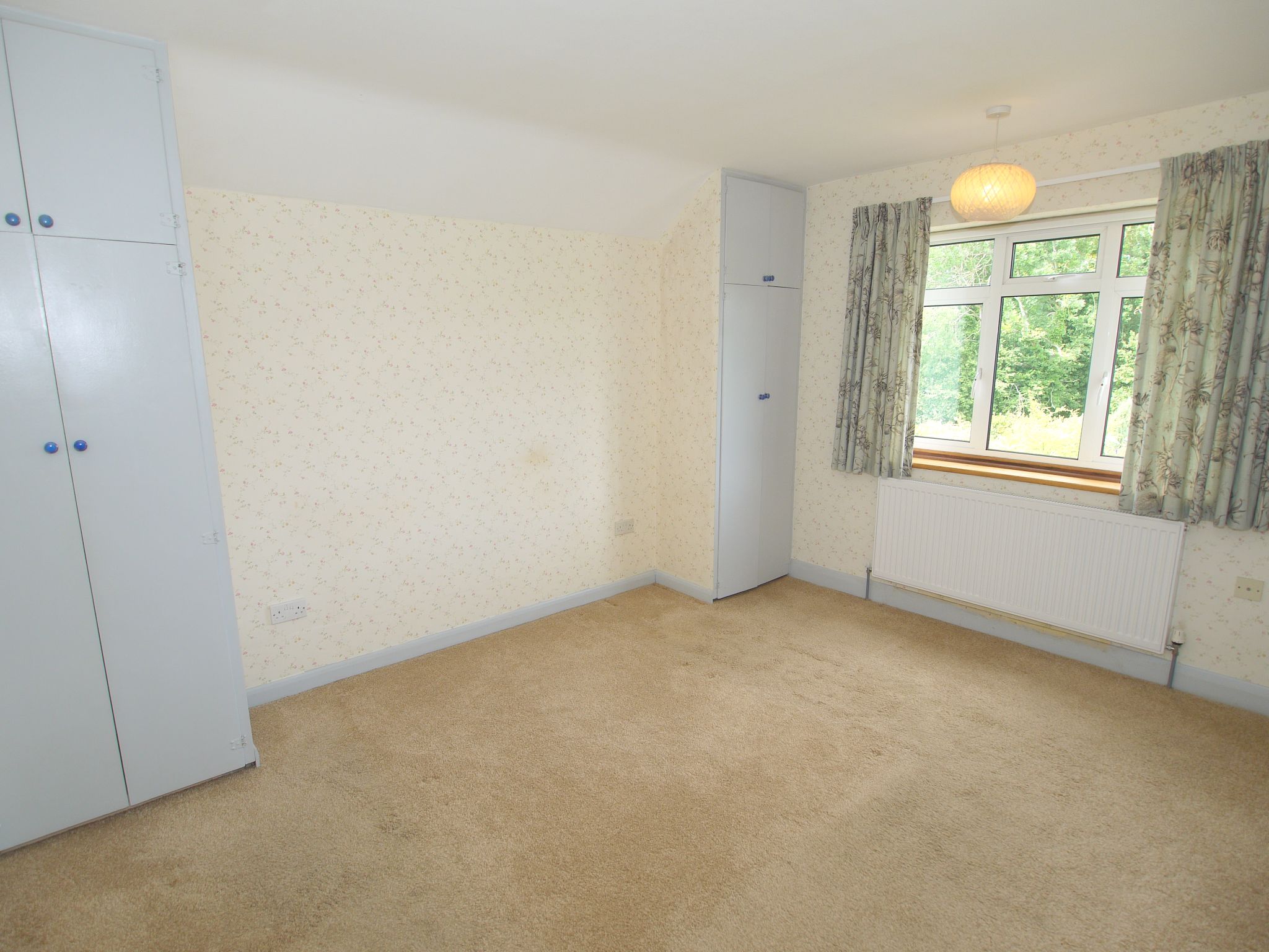 3 bedroom detached house Sold in Sevenoaks - Photograph 11