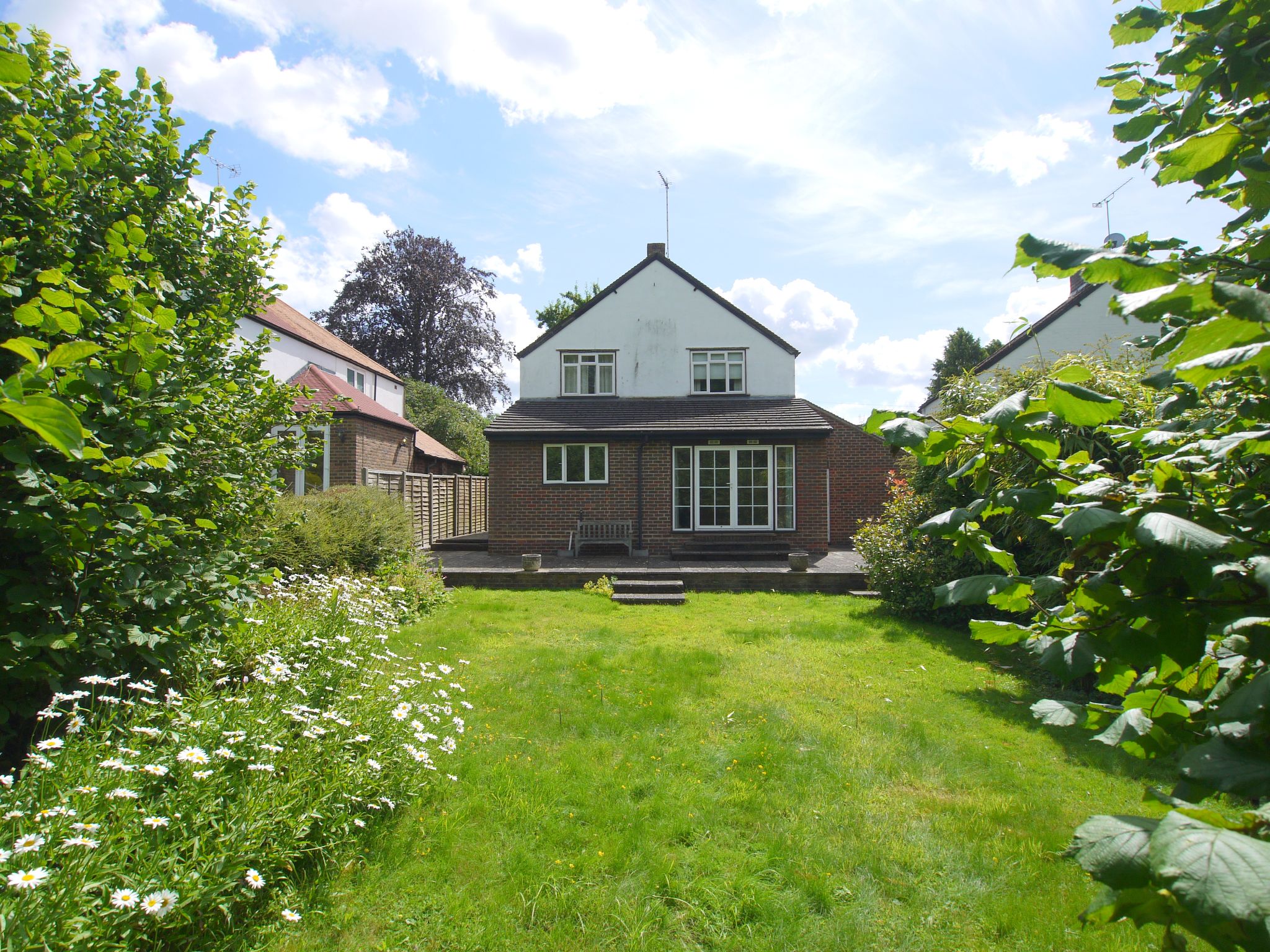3 bedroom detached house Sold in Sevenoaks - Photograph 3