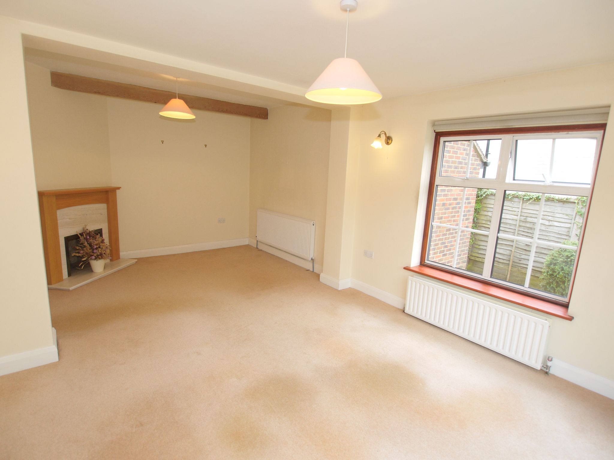3 bedroom detached house Sold in Sevenoaks - Photograph 5