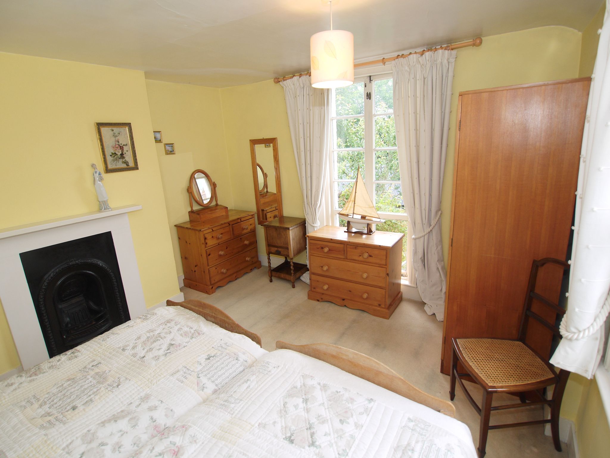 3 bedroom detached house Sold in Sevenoaks - Photograph 10