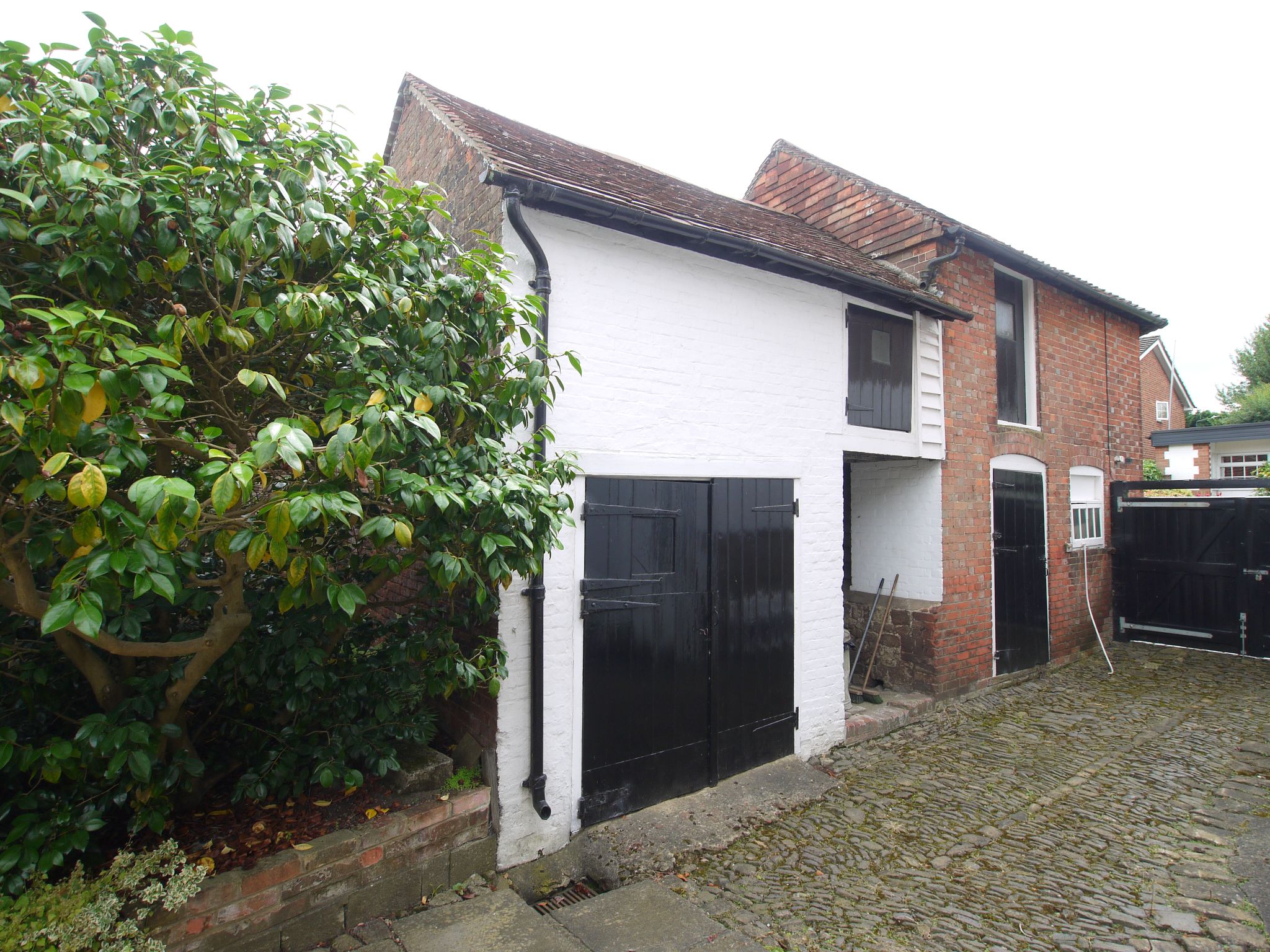 3 bedroom detached house Sold in Sevenoaks - Photograph 5