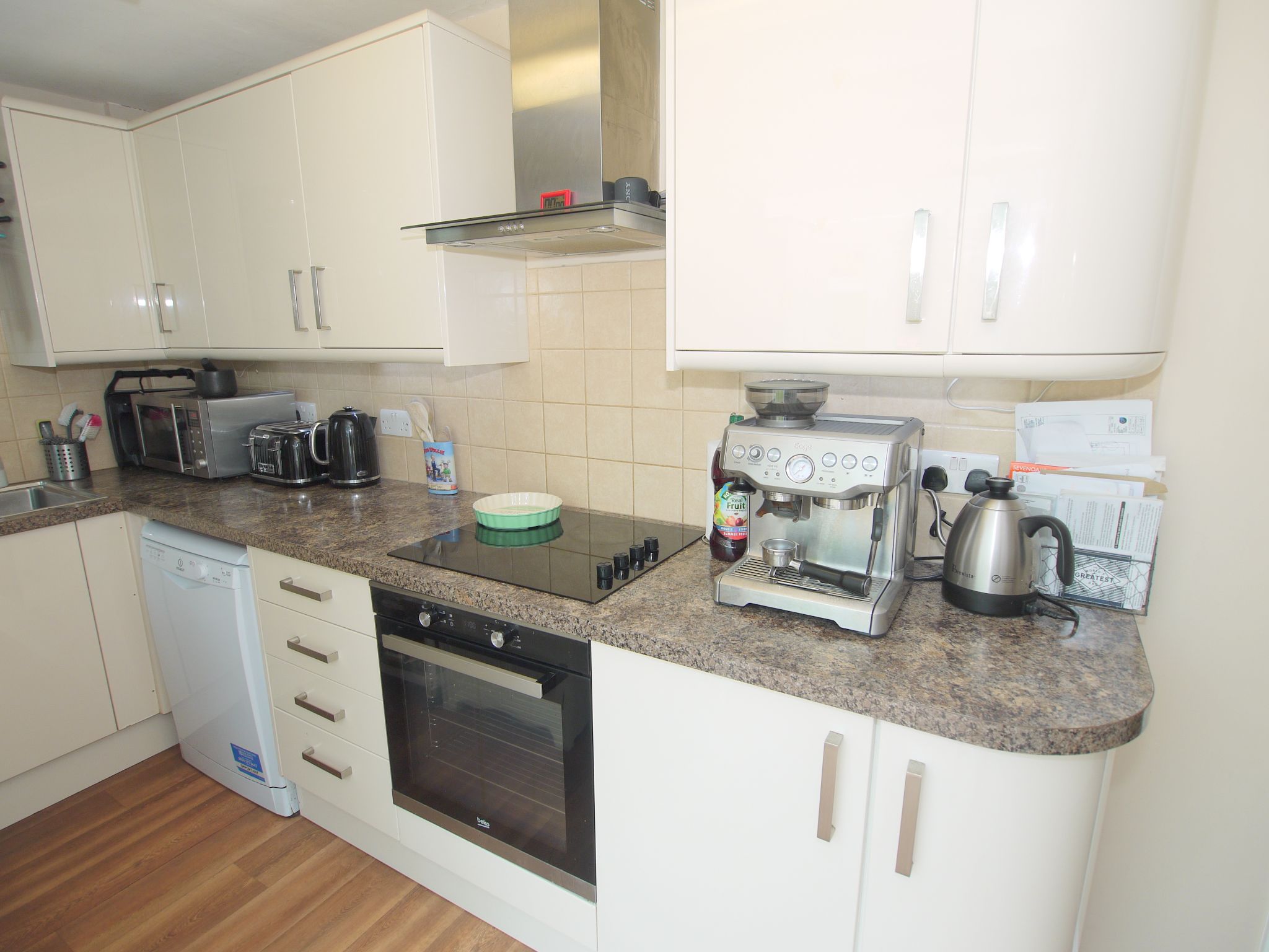3 bedroom semi-detached house Sold in Sevenoaks - Photograph 10