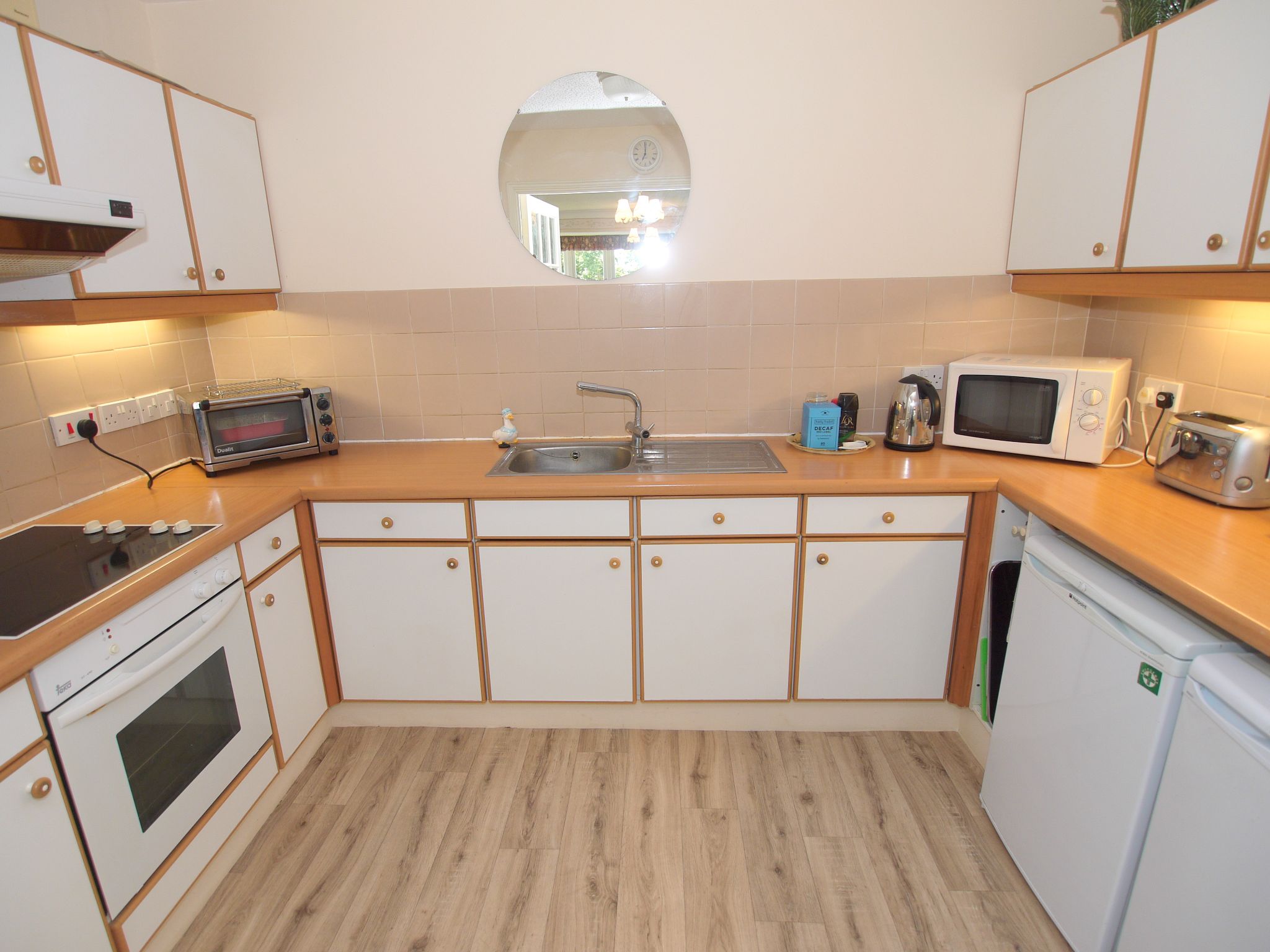 2 bedroom apartment Sold in Sevenoaks - Photograph 7