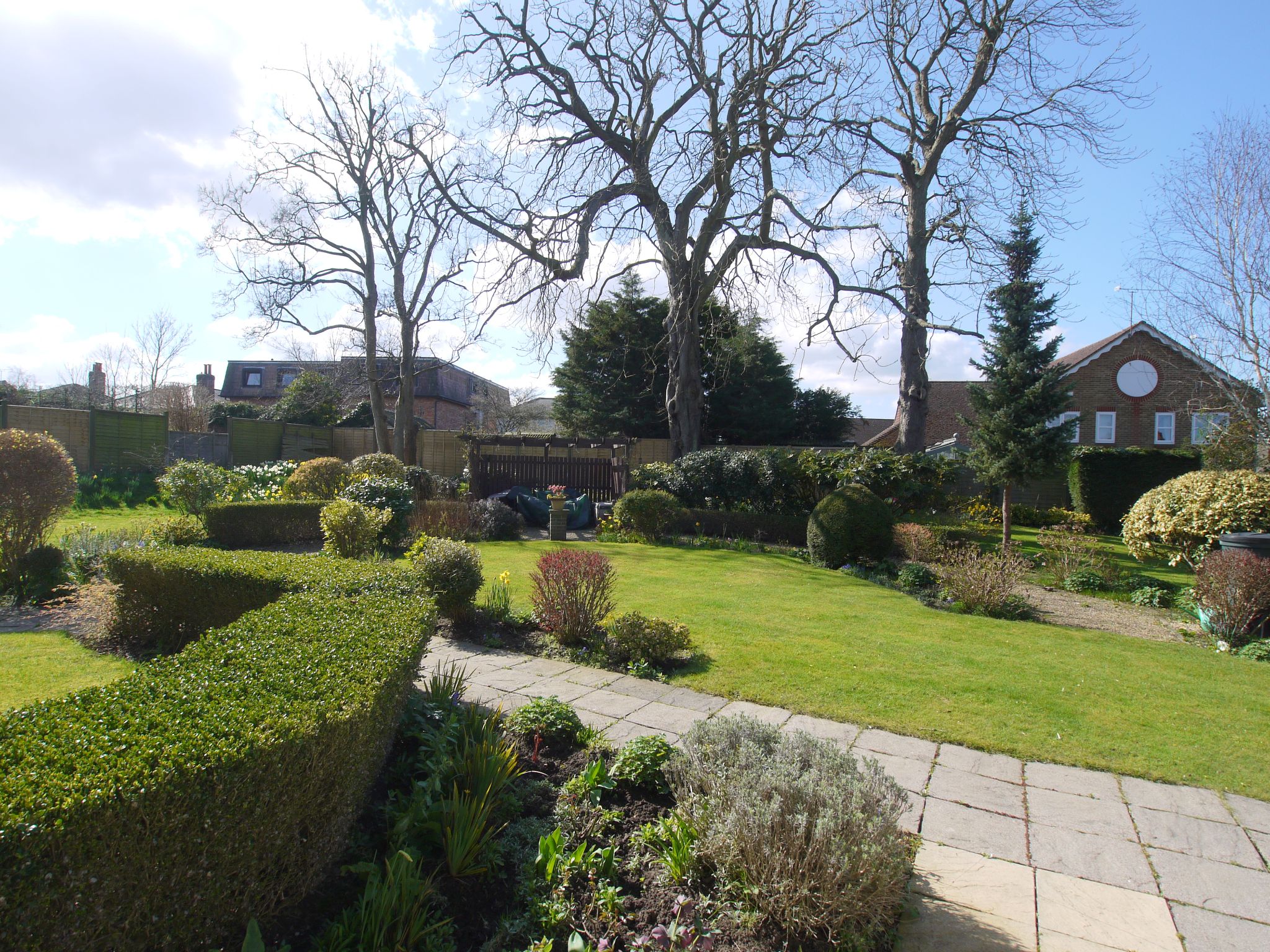 2 bedroom apartment Sold in Sevenoaks - Photograph 9