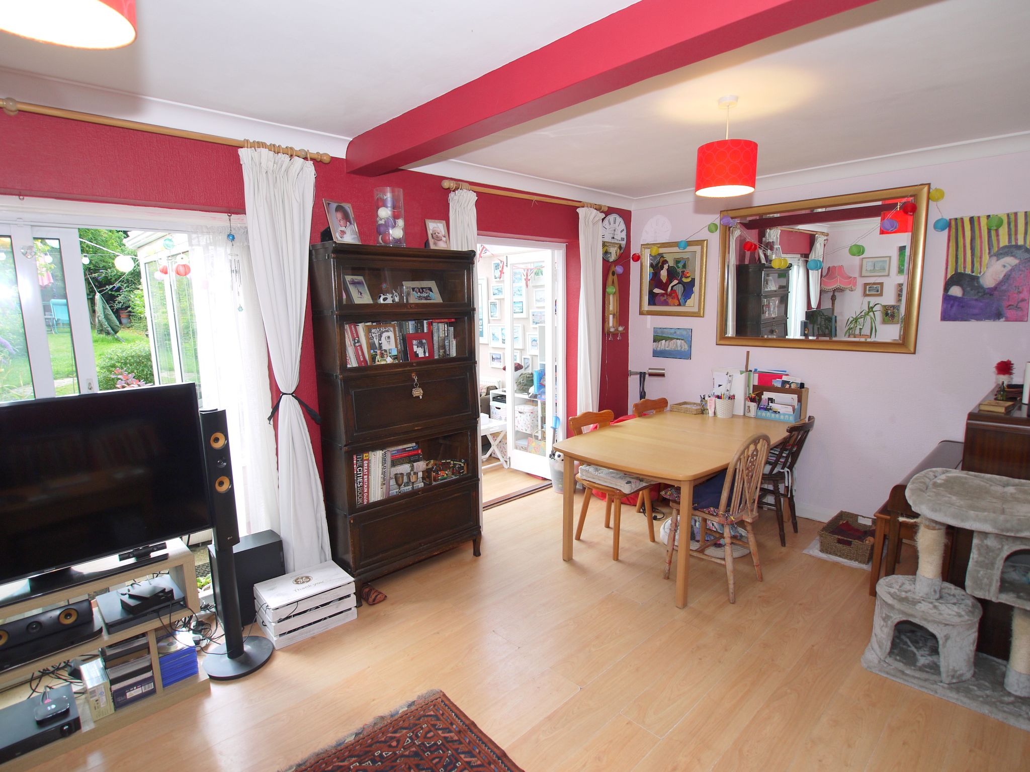 3 bedroom mid terraced house Sold in Sevenoaks - Photograph 4