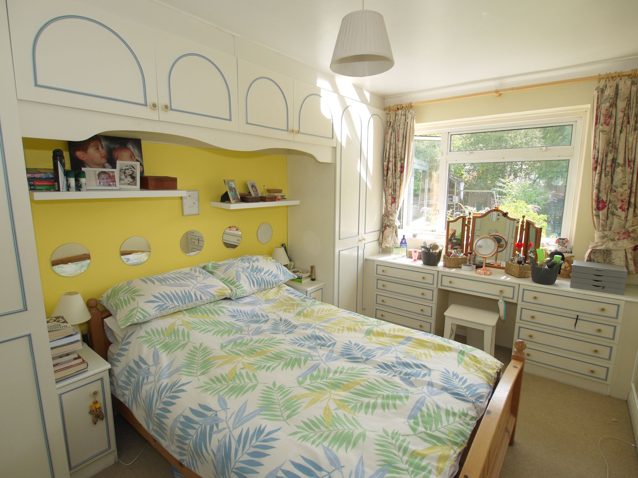 3 bedroom mid terraced house Sold in Sevenoaks - Photograph 7