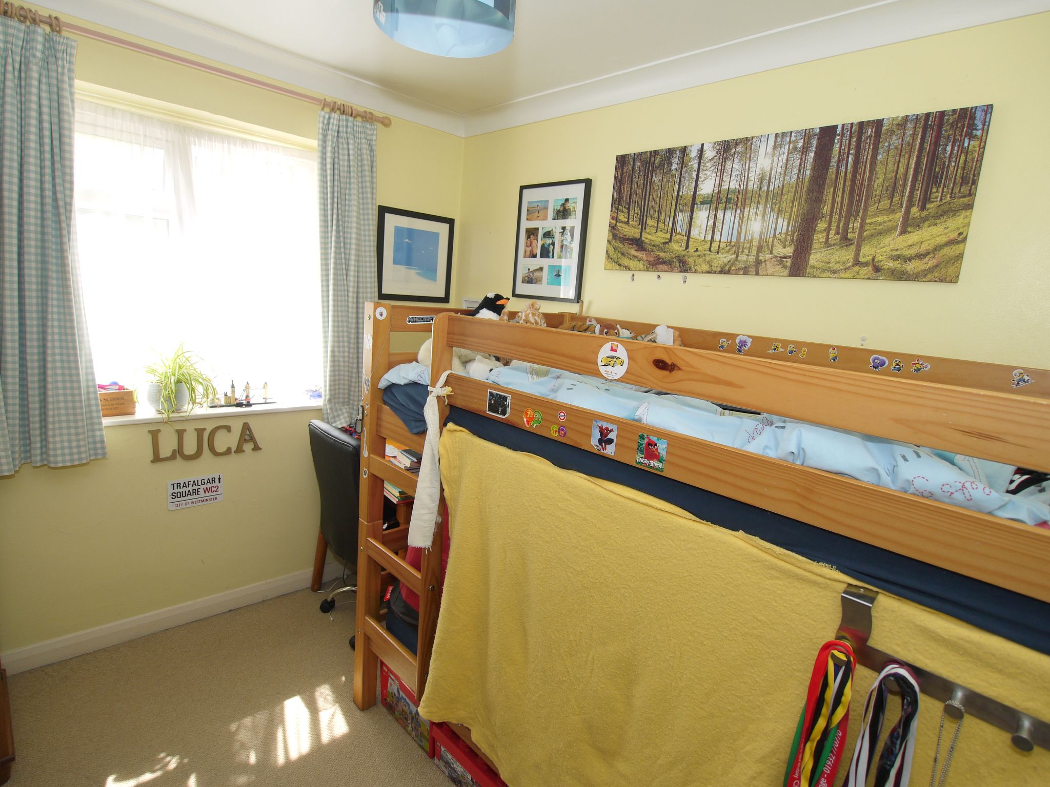 3 bedroom mid terraced house Sold in Sevenoaks - Photograph 9