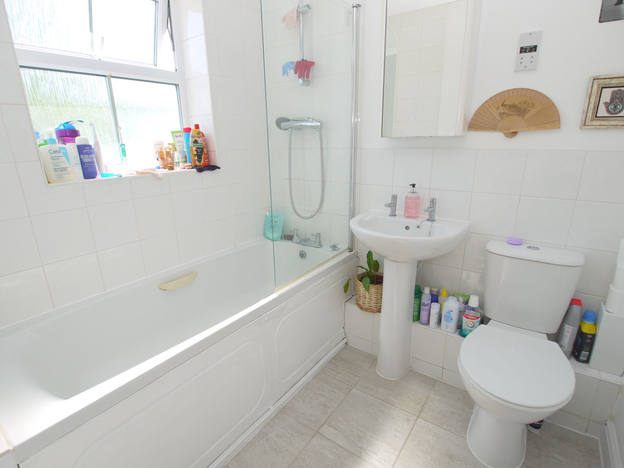 2 bedroom apartment For Sale in Sevenoaks - Photograph 7