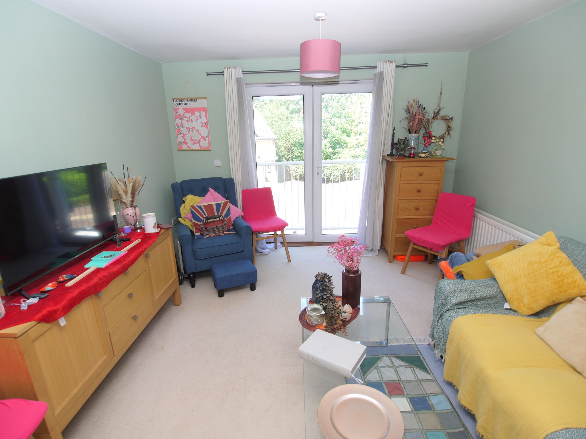 2 bedroom apartment For Sale in Sevenoaks - Photograph 4