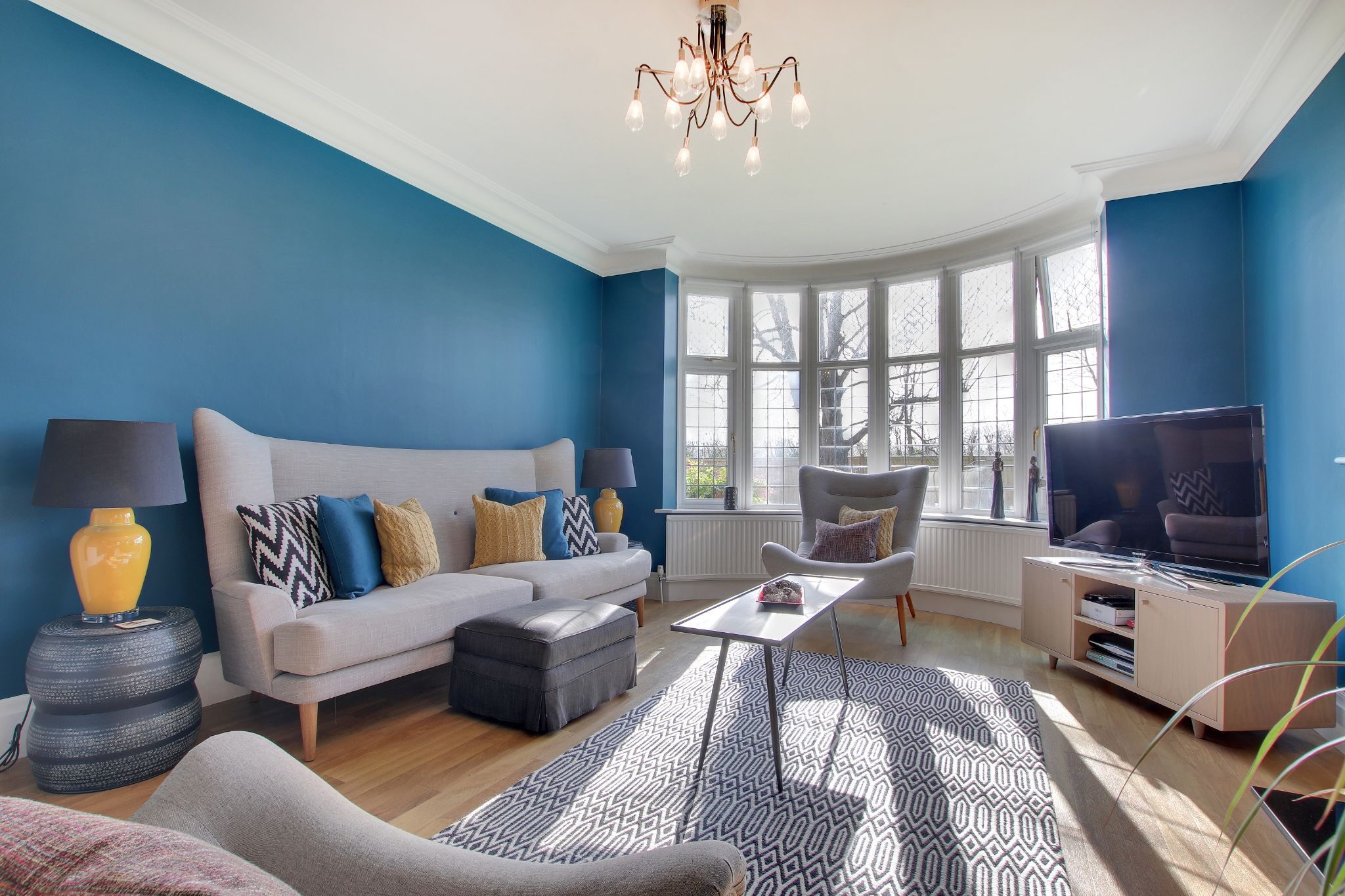 5 bedroom detached house Sold in Tonbridge - Photograph 4