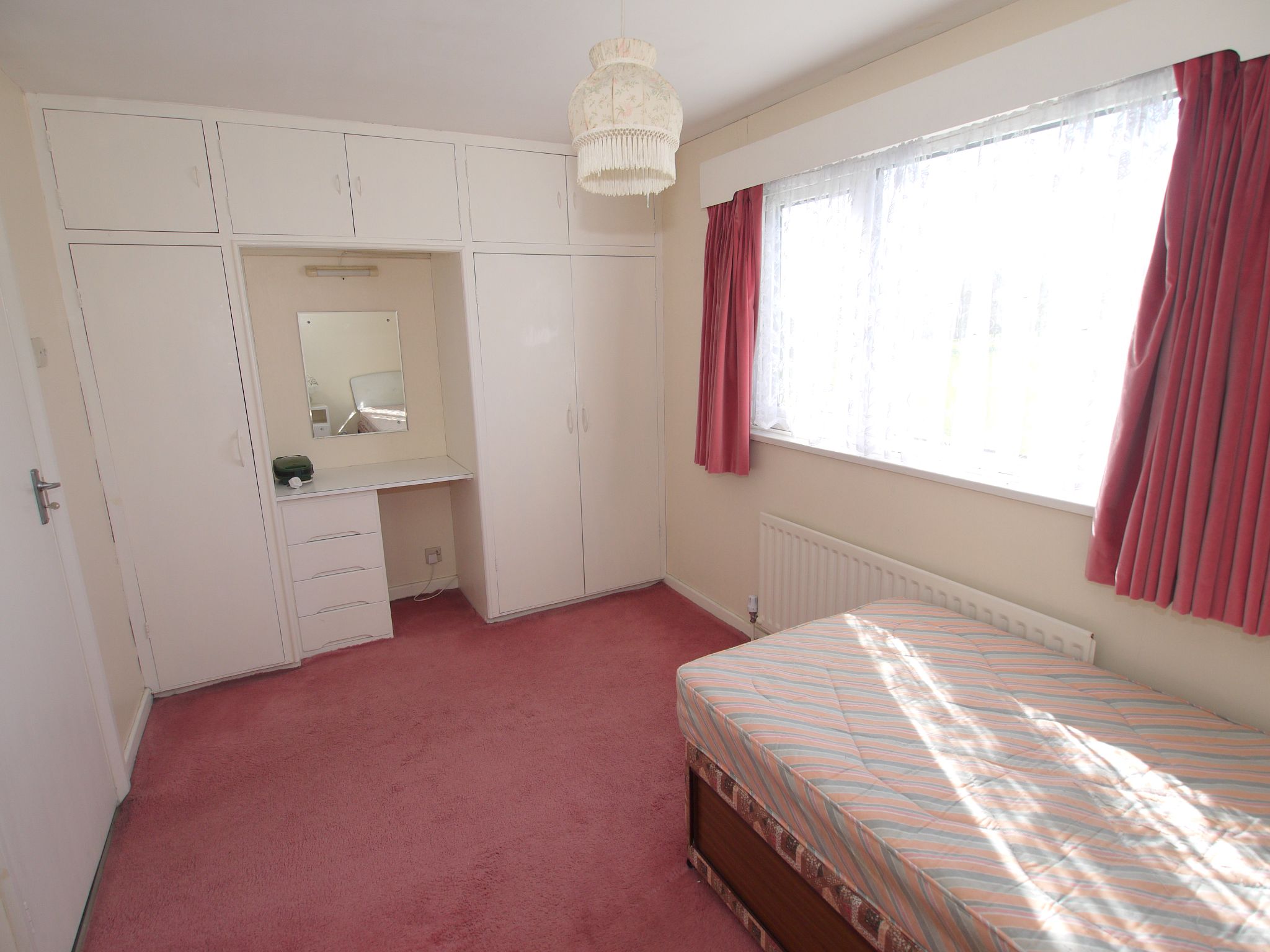 4 bedroom detached house Sold in Sevenoaks - Photograph 16