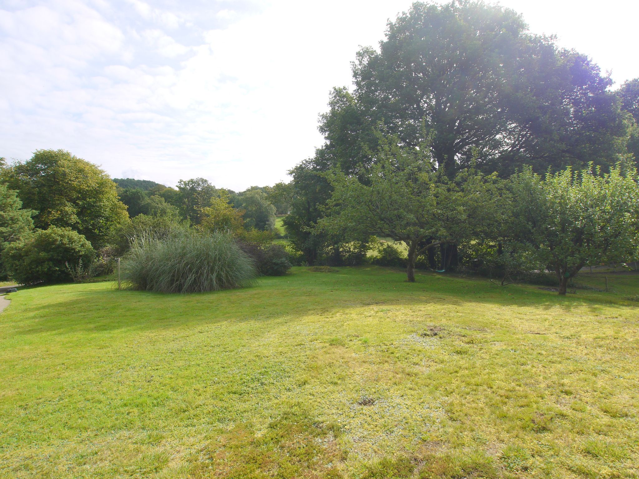 3 bedroom detached bungalow Sold in Sevenoaks - Photograph 2