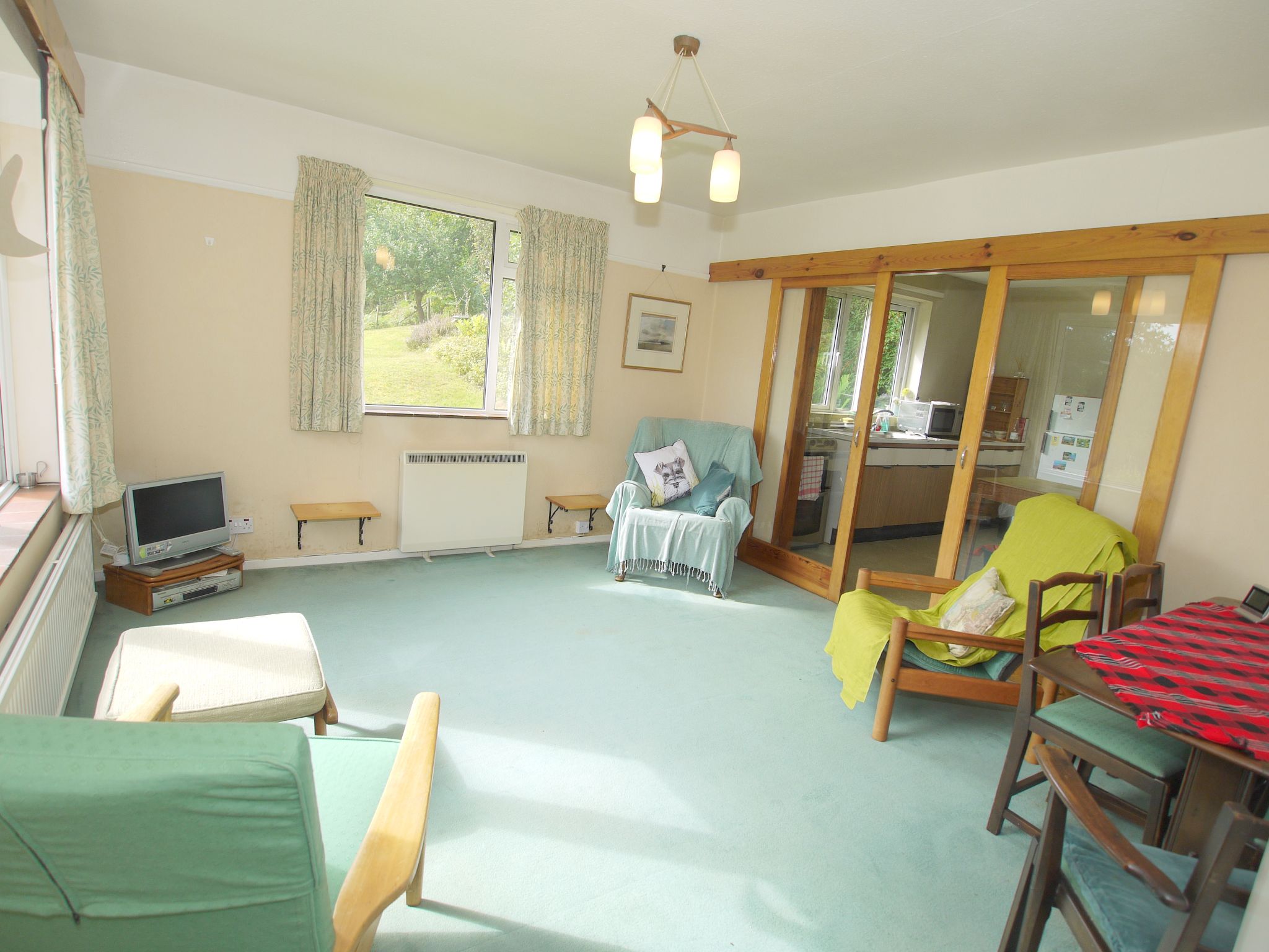 3 bedroom detached bungalow Sold in Sevenoaks - Photograph 5