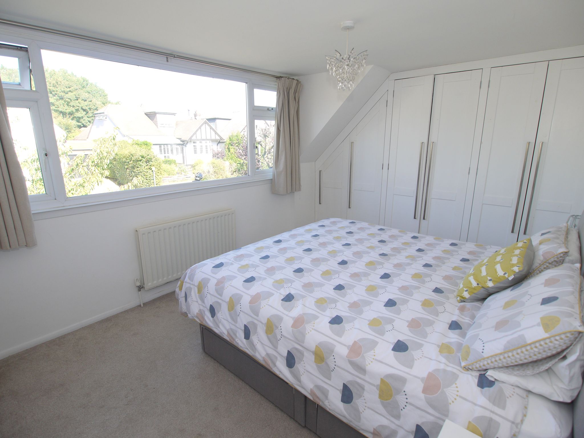 3 bedroom semi-detached house Sold in Sevenoaks - Photograph 6