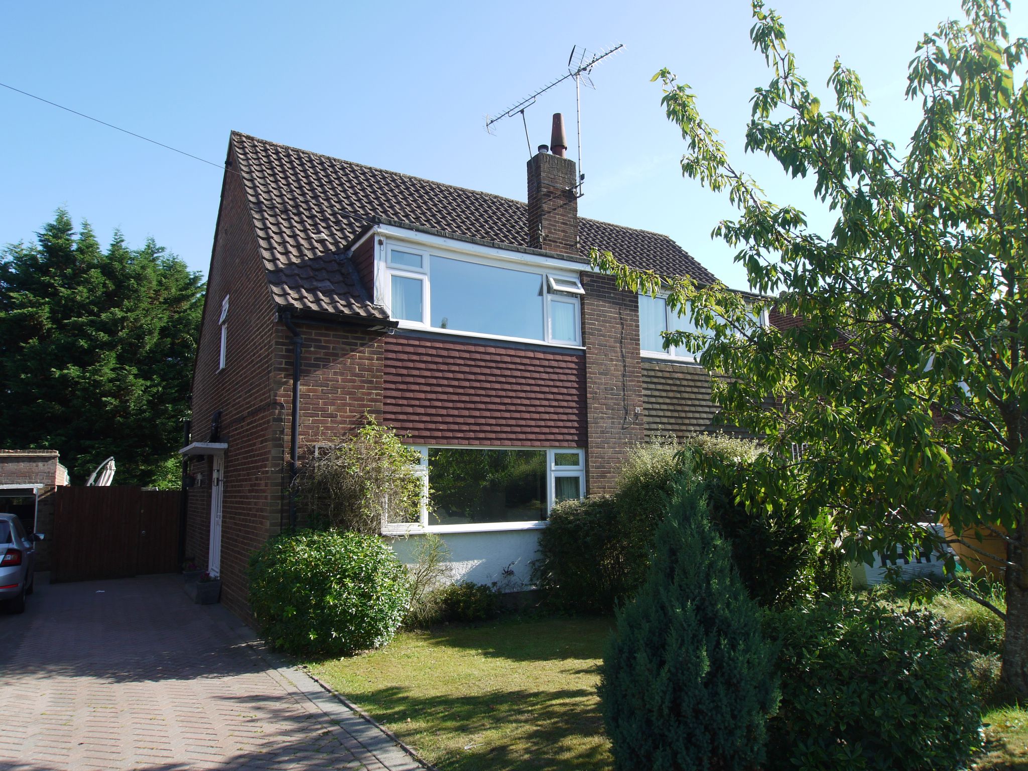 3 bedroom semi-detached house Sold in Sevenoaks - Photograph 1