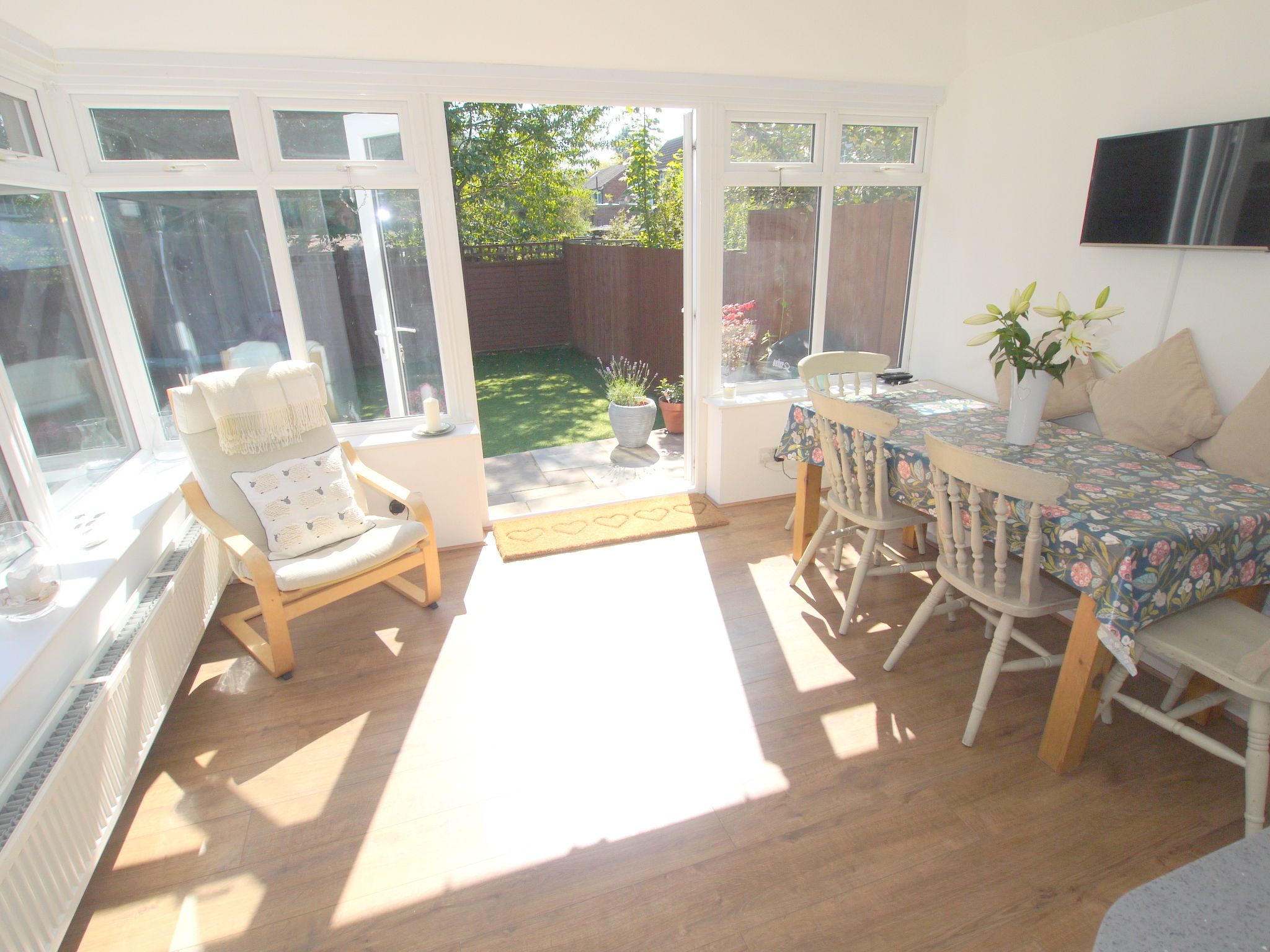 3 bedroom semi-detached house Sold in Sevenoaks - Photograph 5