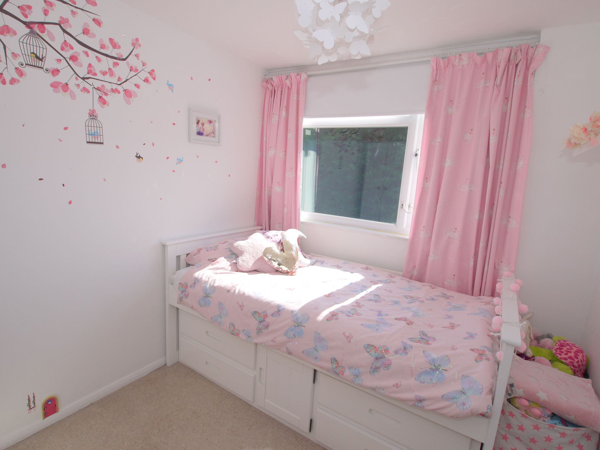 3 bedroom semi-detached house Sold in Sevenoaks - Photograph 8