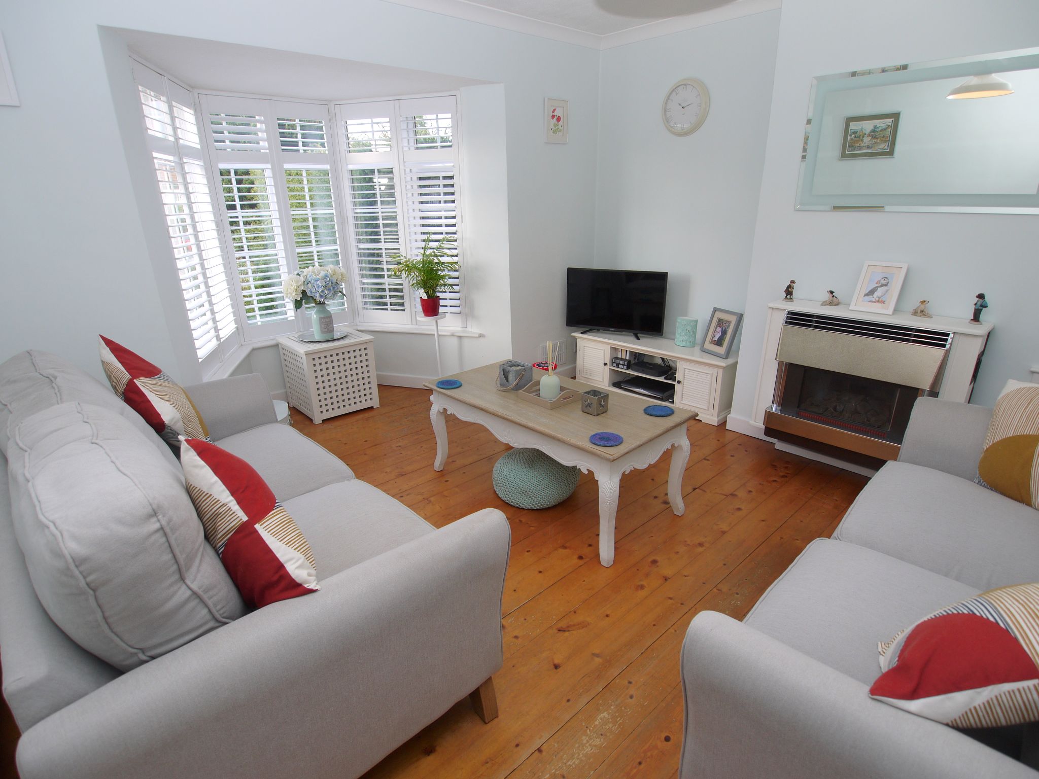 3 bedroom semi-detached house For Sale in Sevenoaks - Photograph 2
