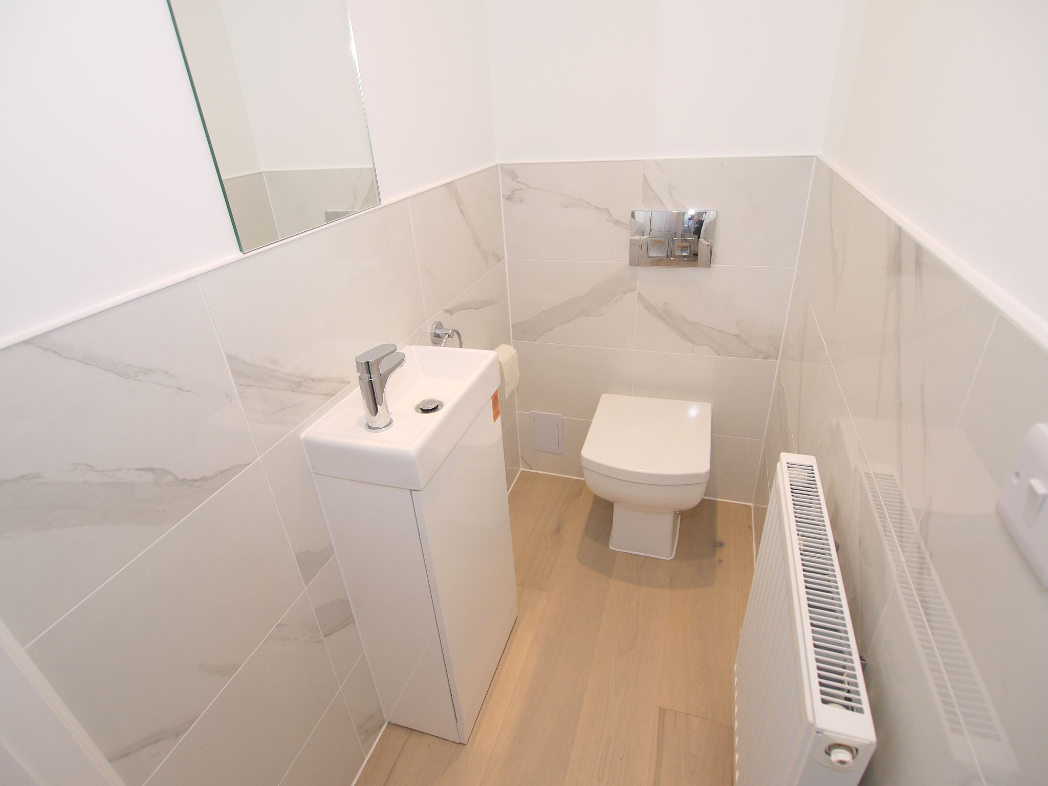 2 bedroom end terraced house Sold in Sevenoaks - Photograph 6