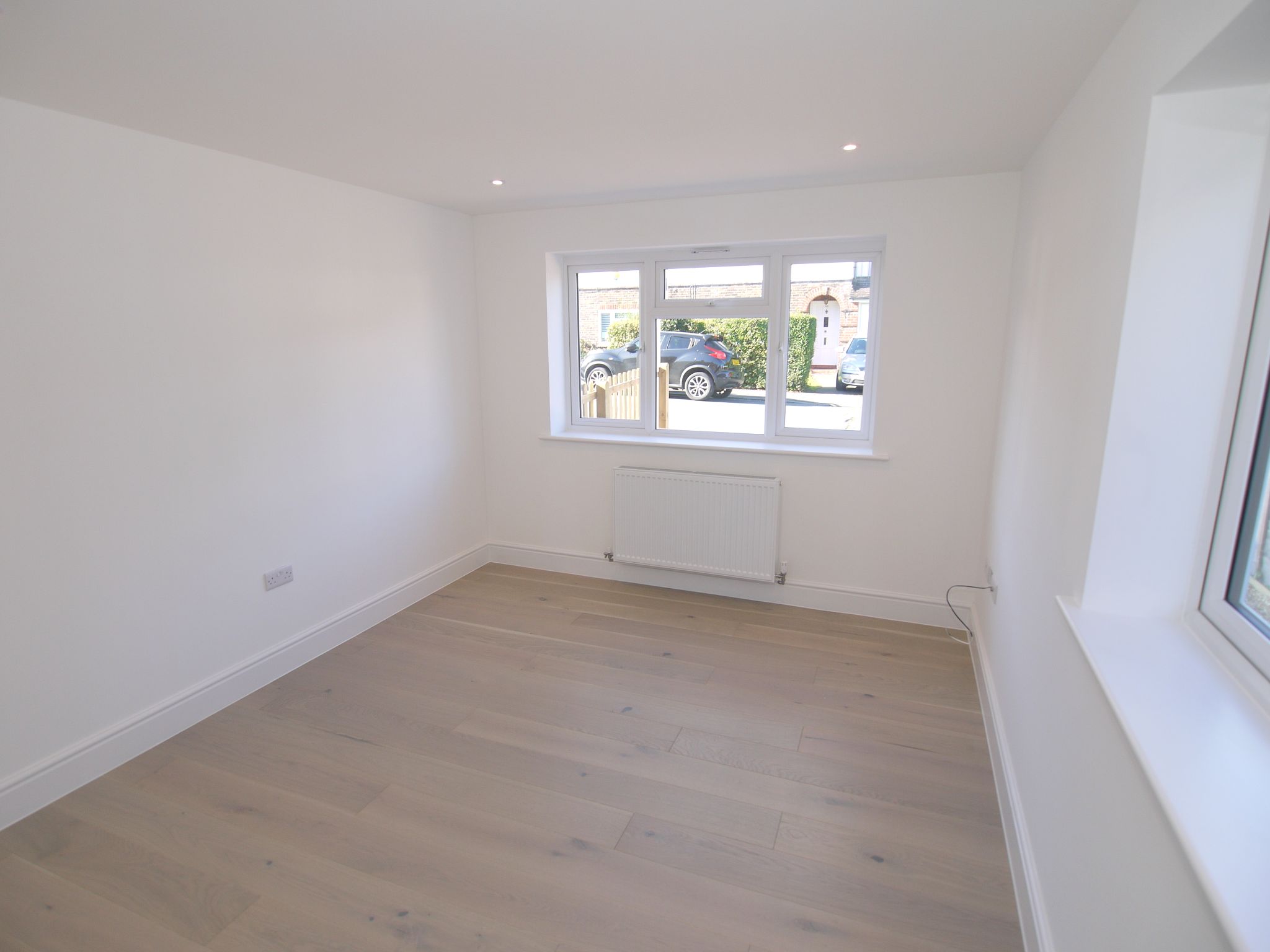 2 bedroom end terraced house Sold in Sevenoaks - Photograph 5