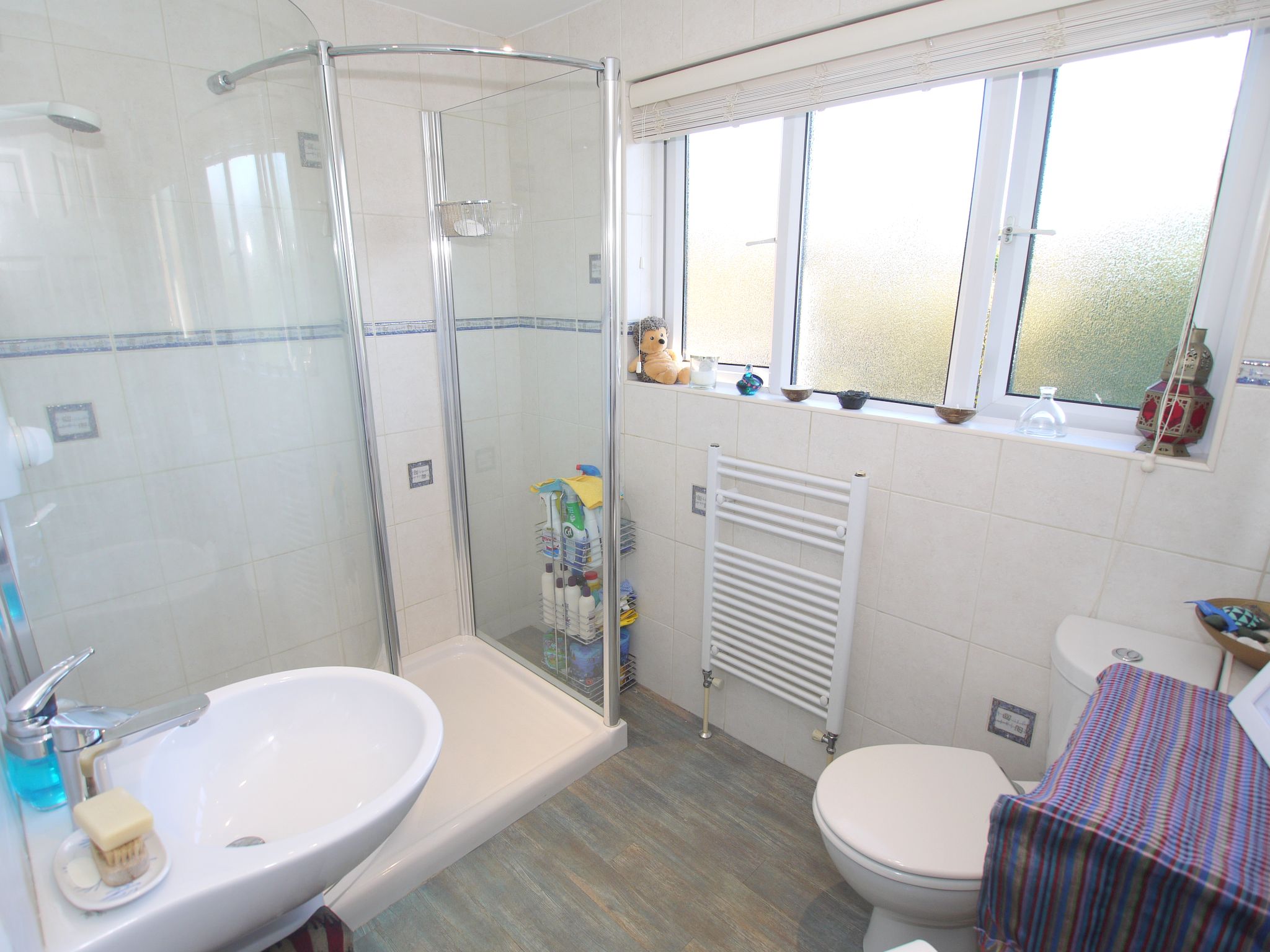 3 bedroom semi-detached house Sold in Sevenoaks - Photograph 2