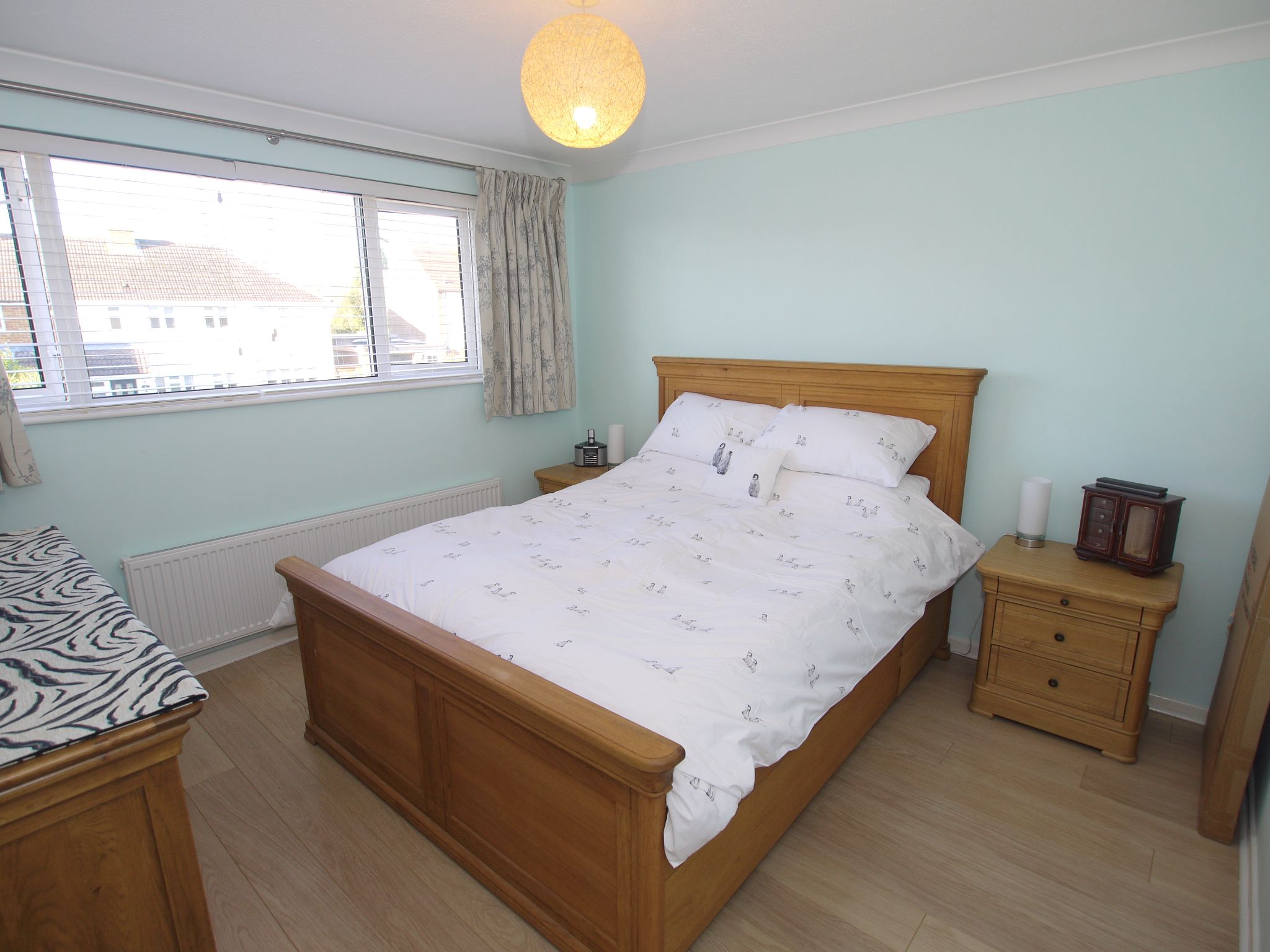 3 bedroom semi-detached house Sold in Sevenoaks - Photograph 4