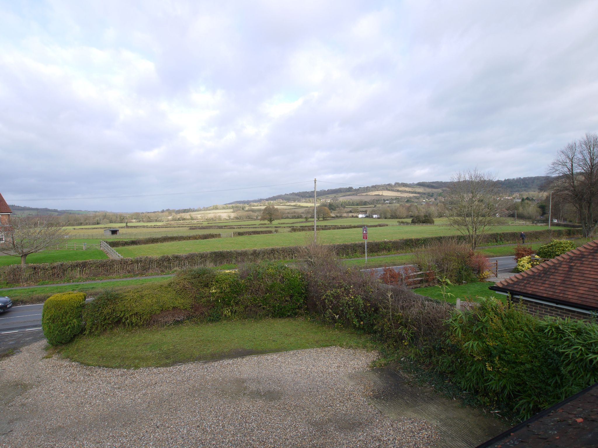 4 bedroom detached house Sold in Sevenoaks - Photograph 3