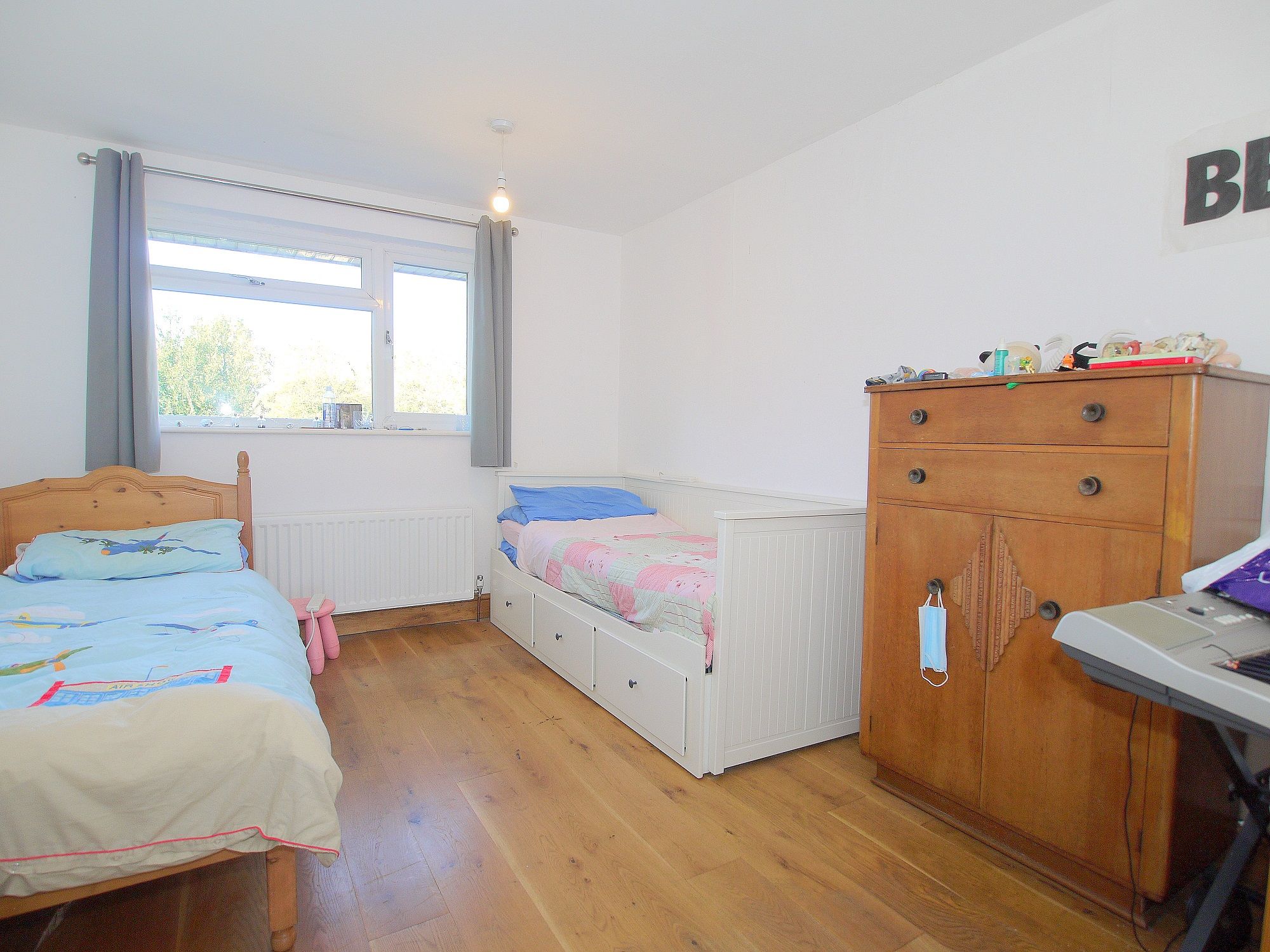 3 bedroom semi-detached house Sold in Sevenoaks - Photograph 8